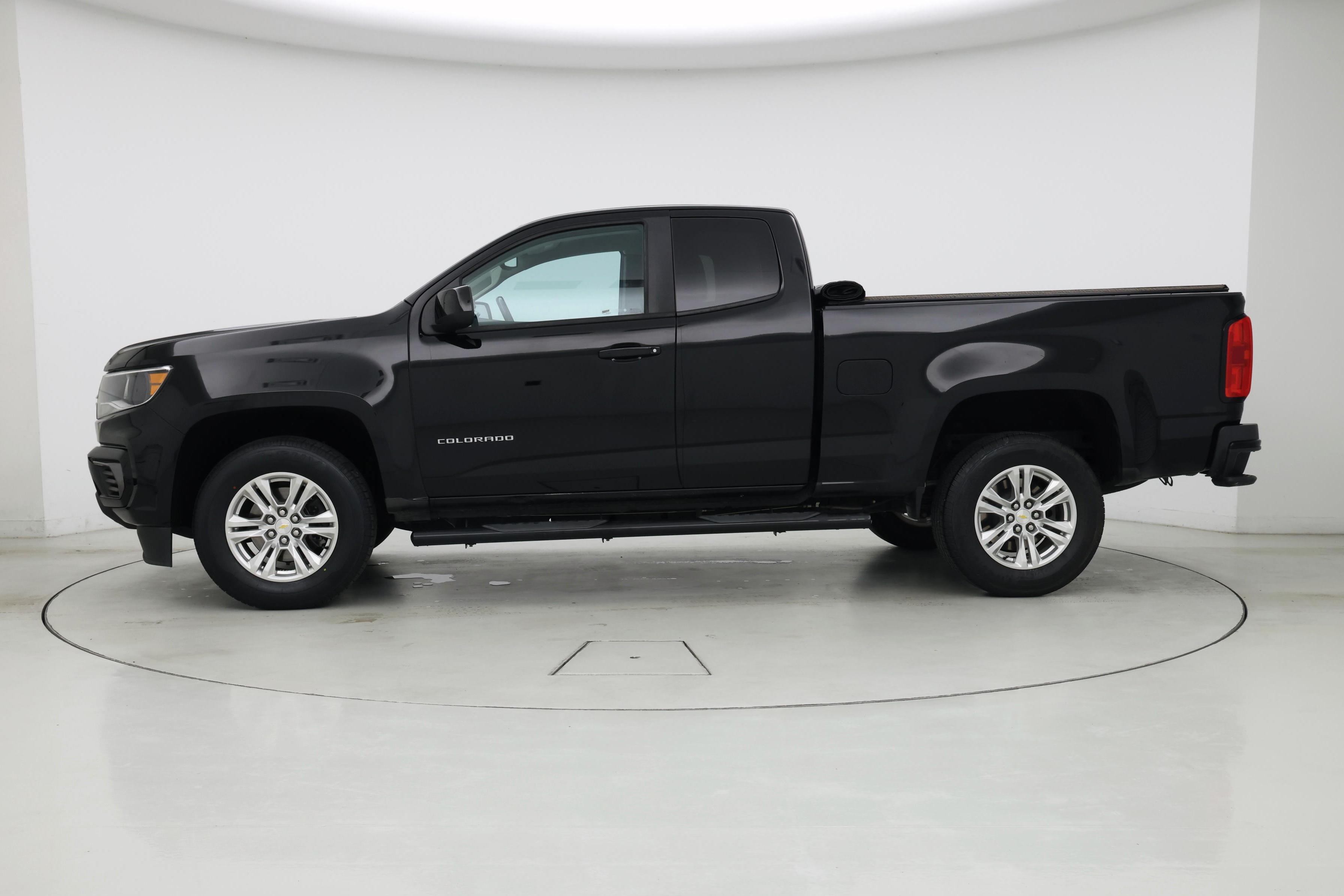 Thumbnail: 2021 Chevrolet Colorado - 3