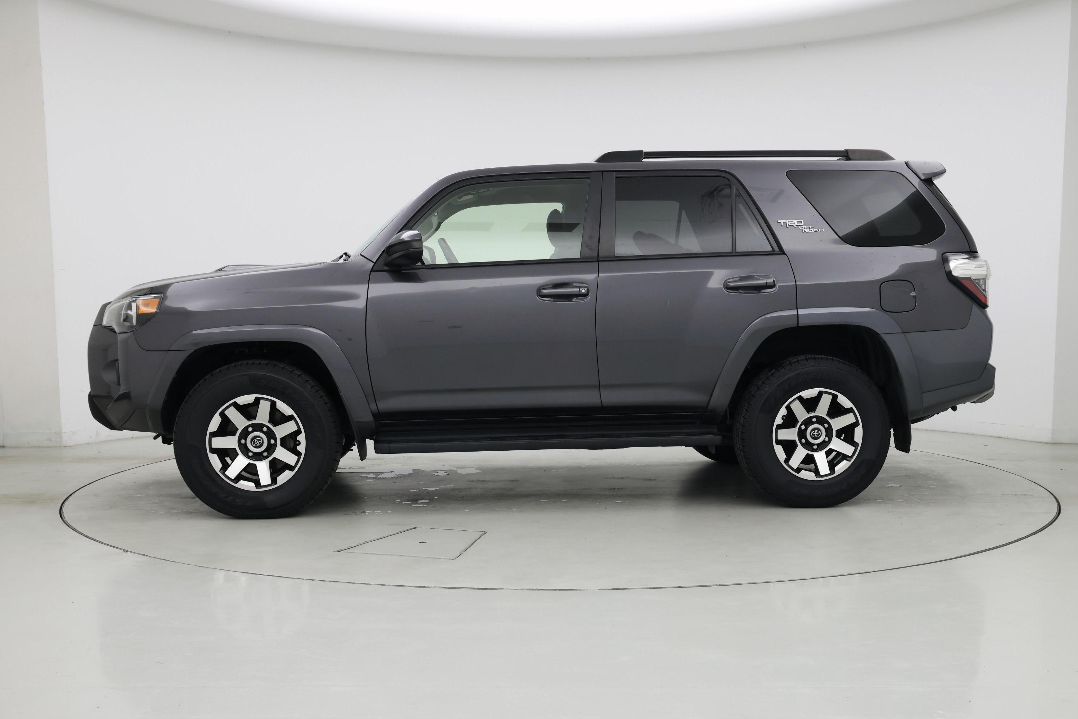 Thumbnail: 2021 Toyota 4Runner - 3