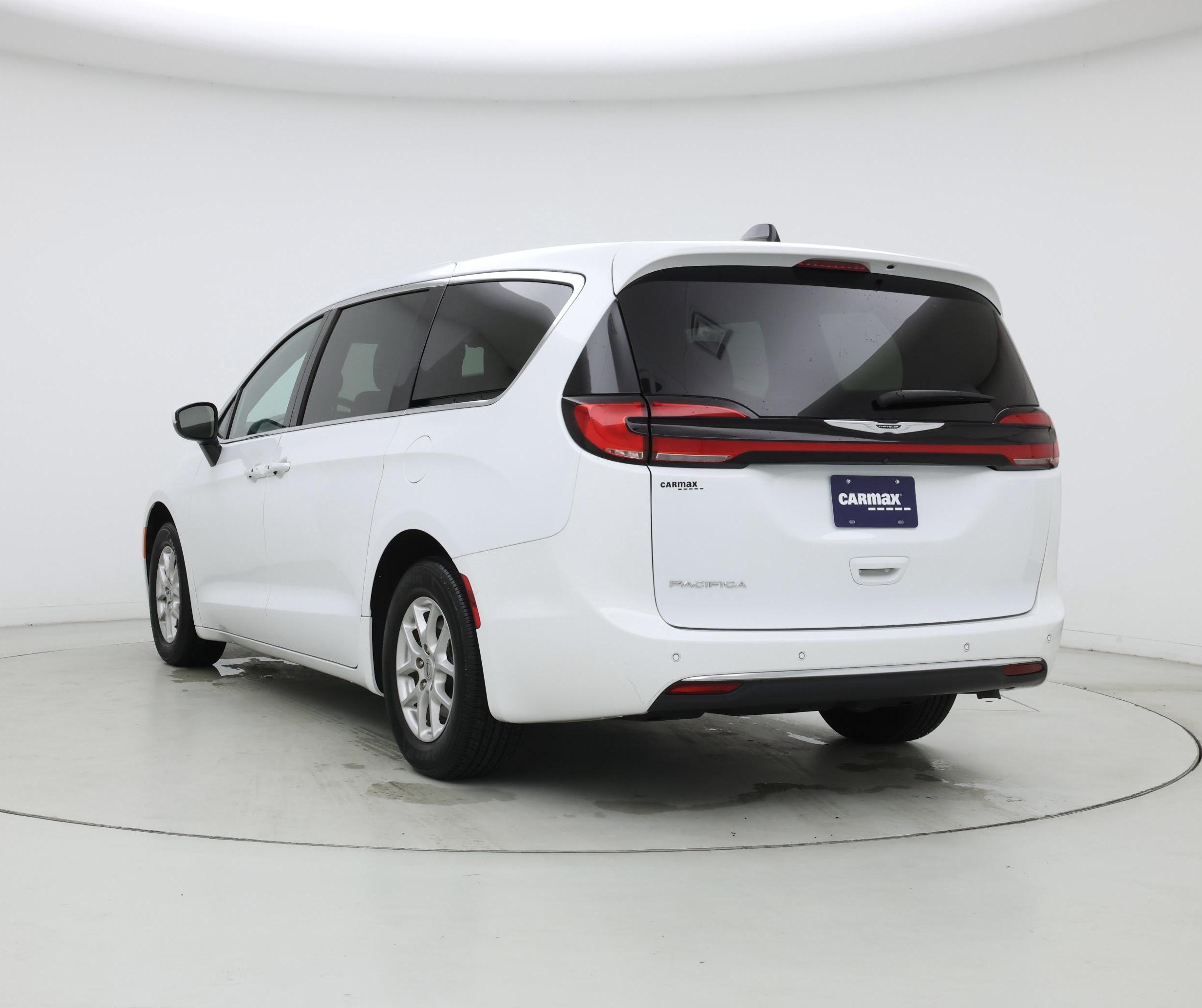 Thumbnail: 2023 Chrysler Pacifica - 2