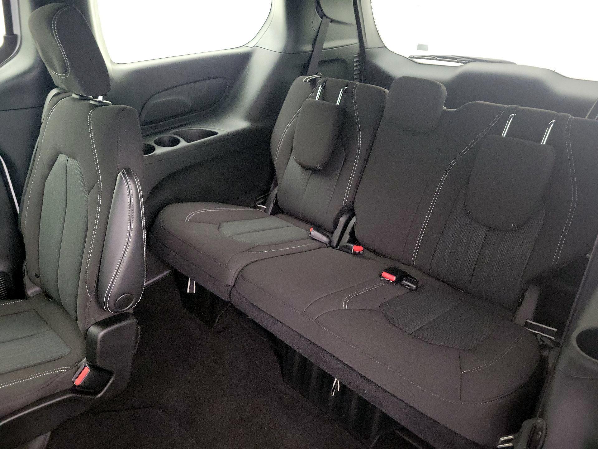 Thumbnail: 2023 Chrysler Pacifica - 20