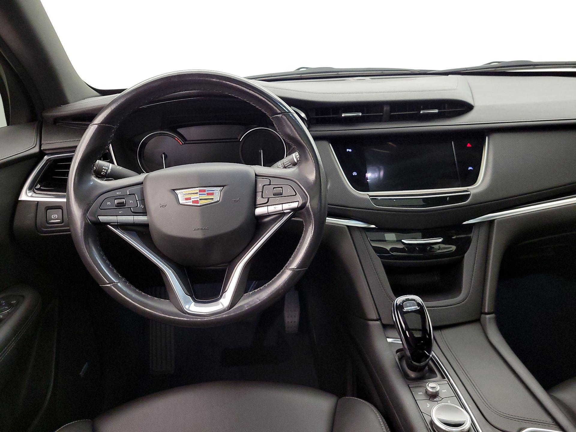 Thumbnail: 2022 Cadillac XT6 - 10