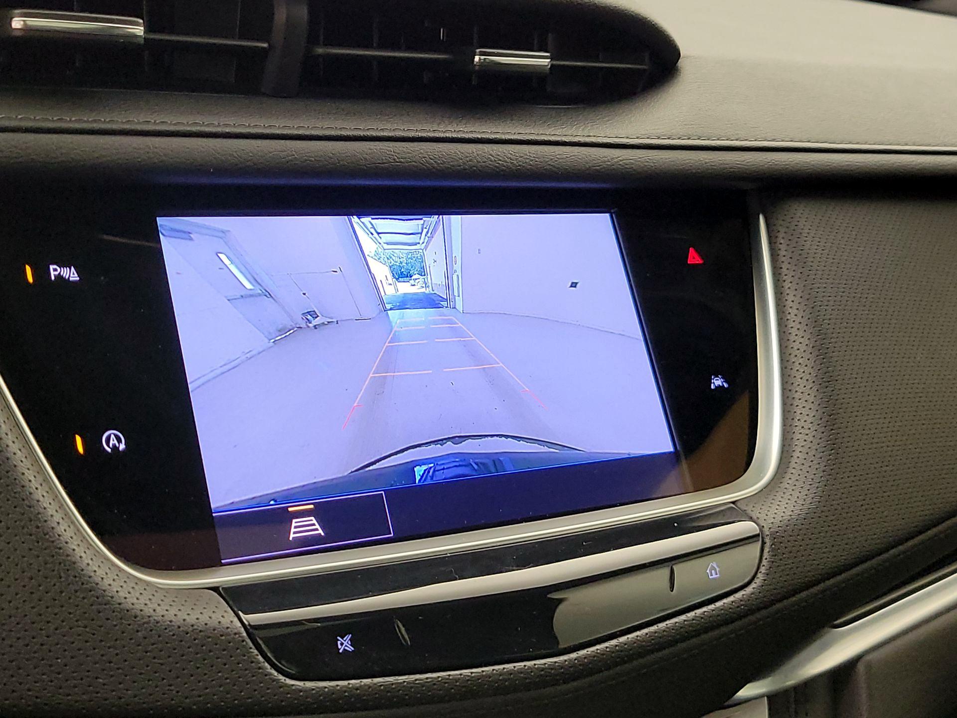 Thumbnail: 2022 Cadillac XT6 - 14