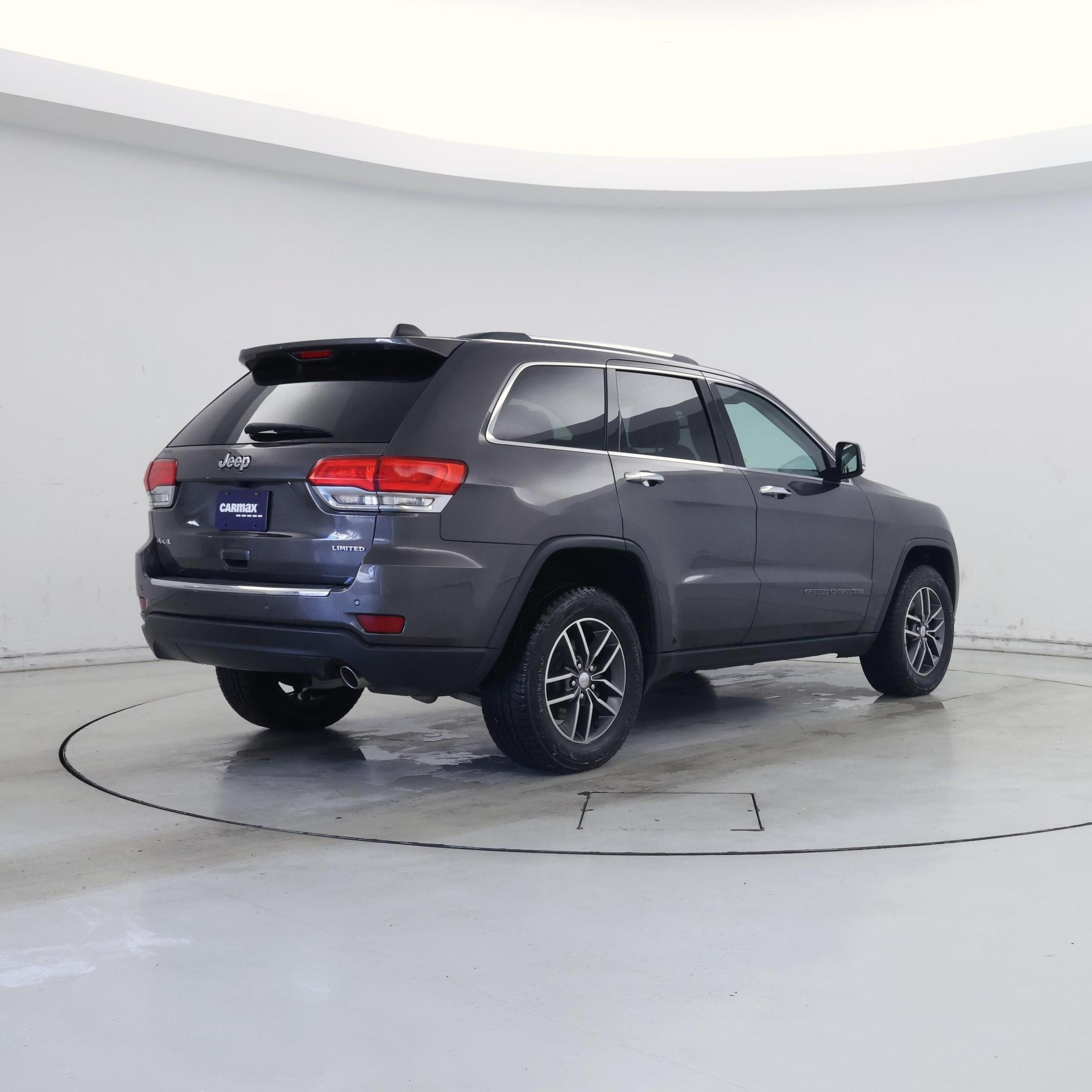 Thumbnail: 2017 Jeep Grand Cherokee - 8