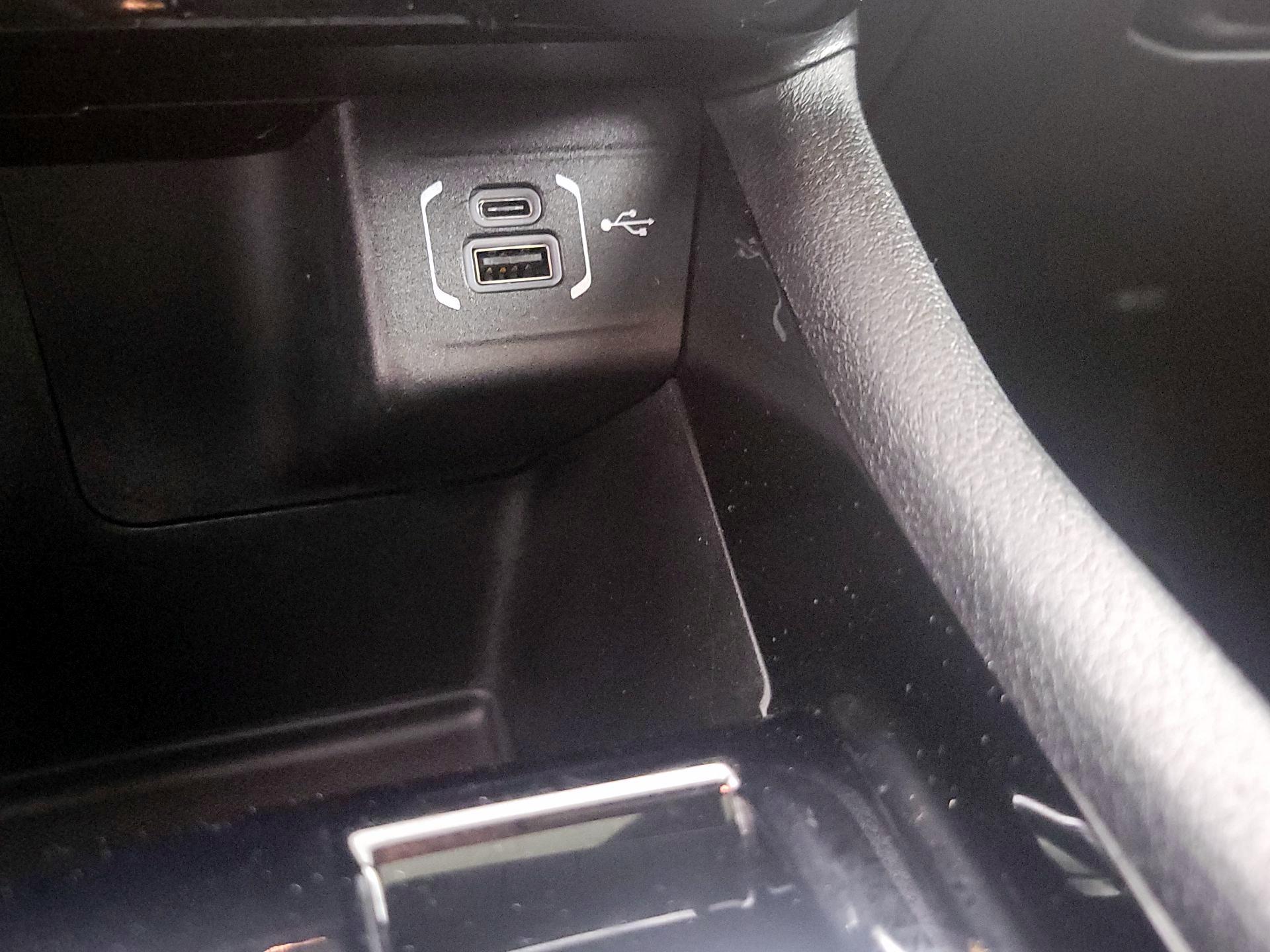 Thumbnail: 2023 Jeep Compass - 18