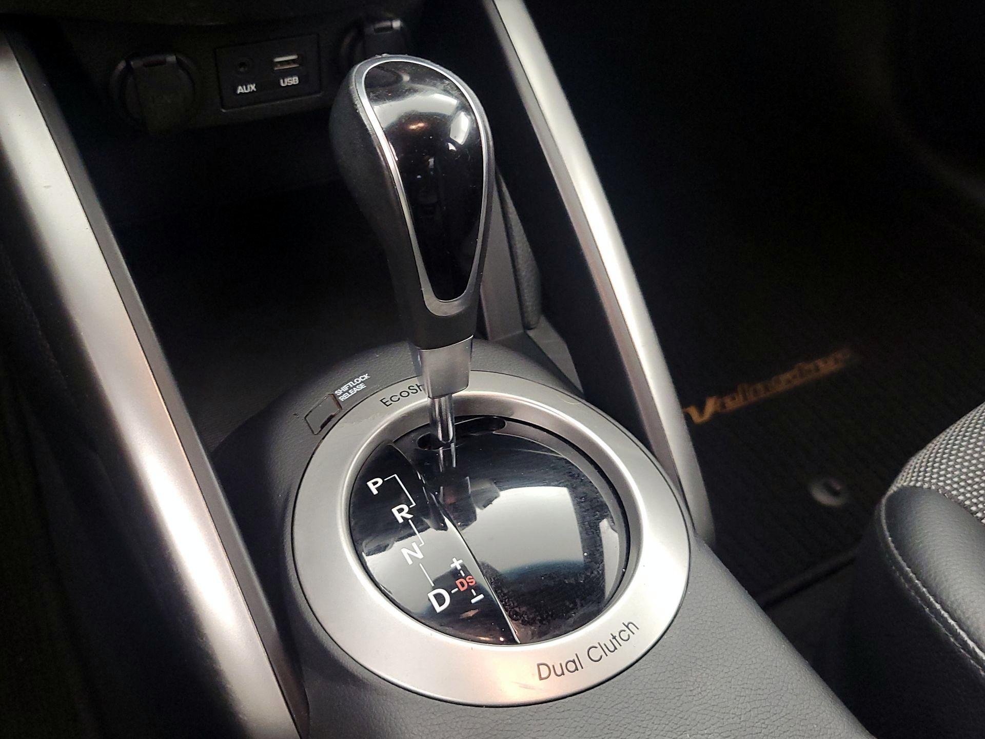 Thumbnail: 2016 Hyundai Veloster - 17