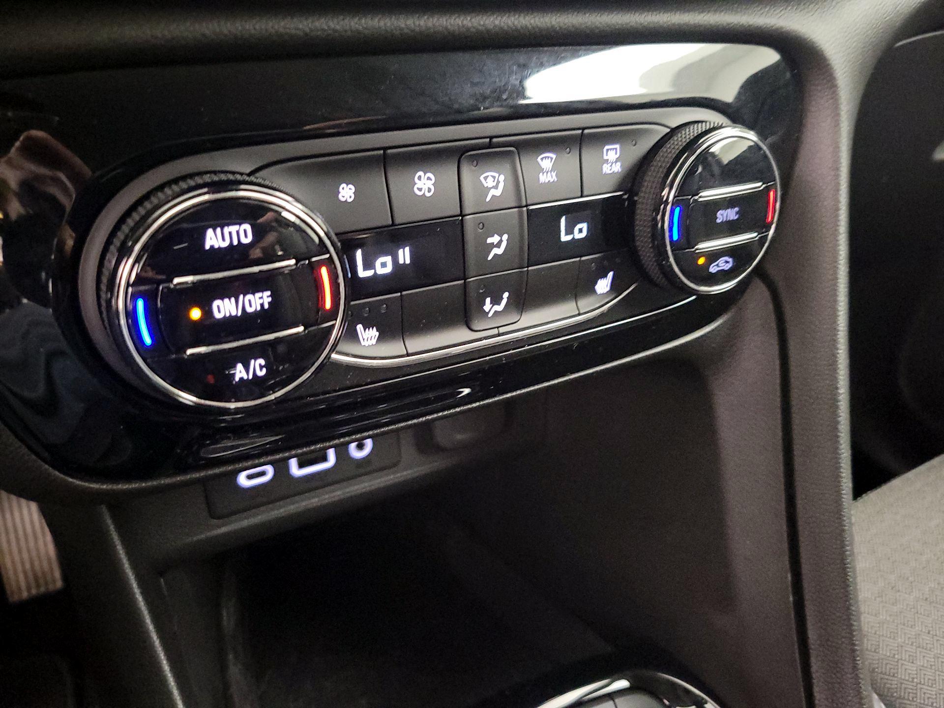 Thumbnail: 2021 Buick Encore GX - 16
