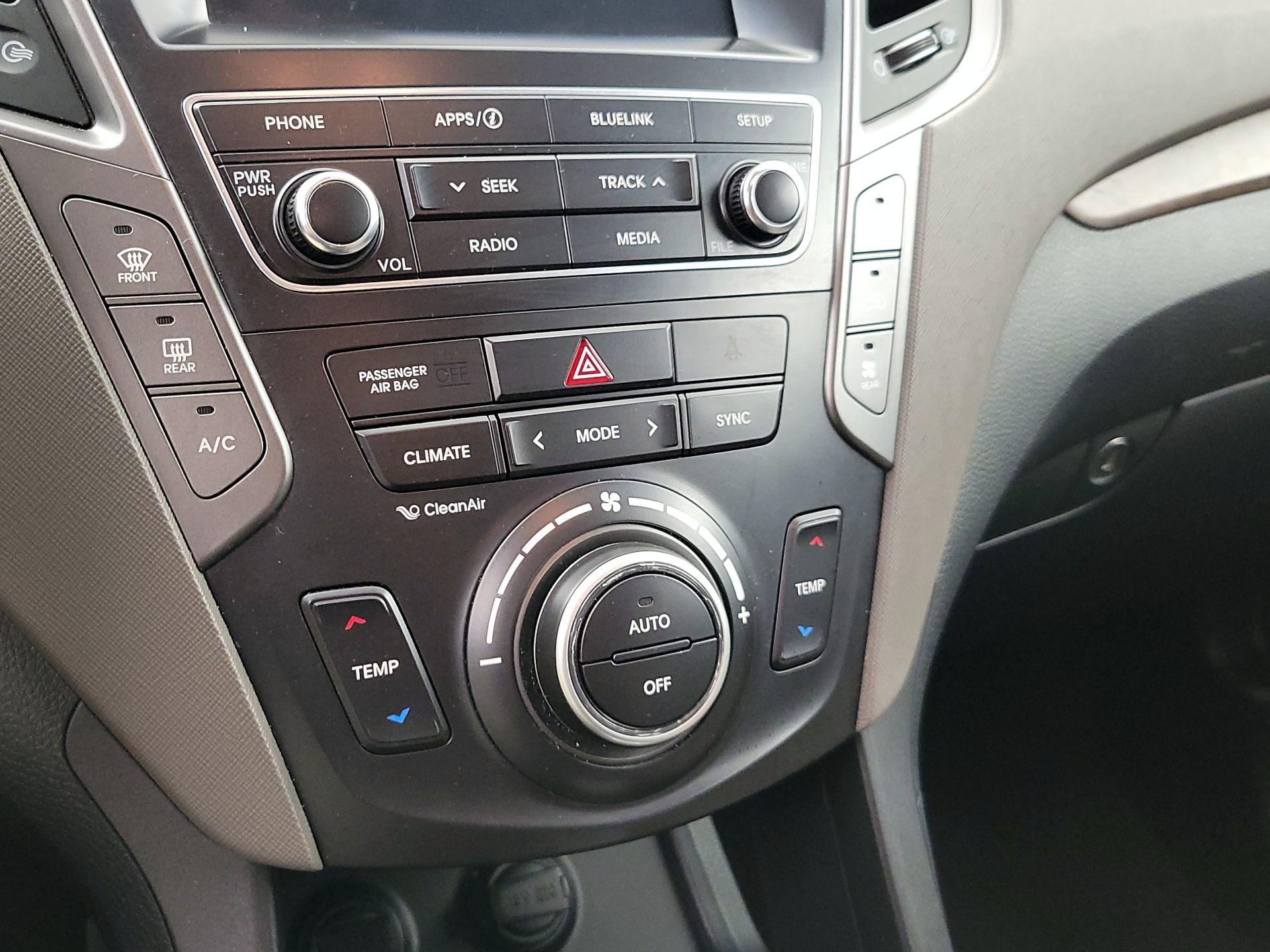 Thumbnail: 2018 Hyundai Santa Fe - 16