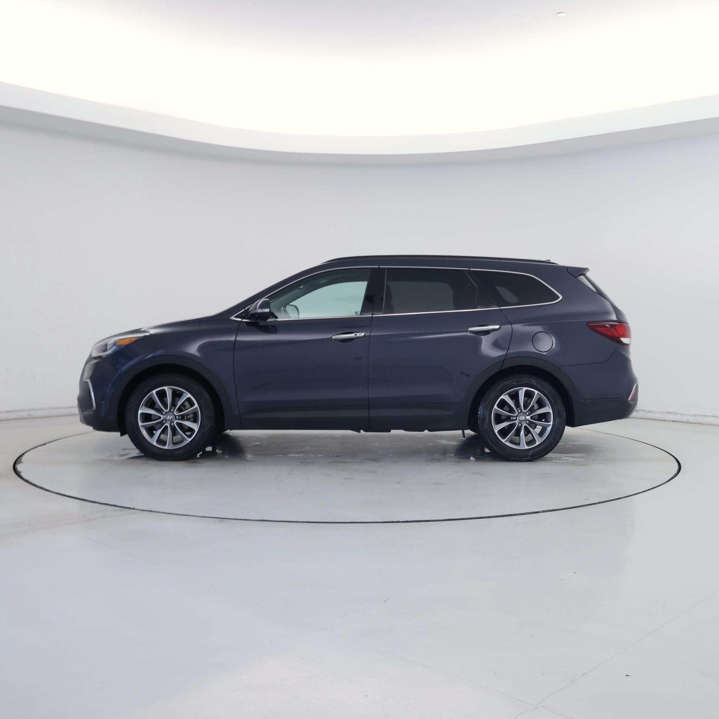 Thumbnail: 2018 Hyundai Santa Fe - 3