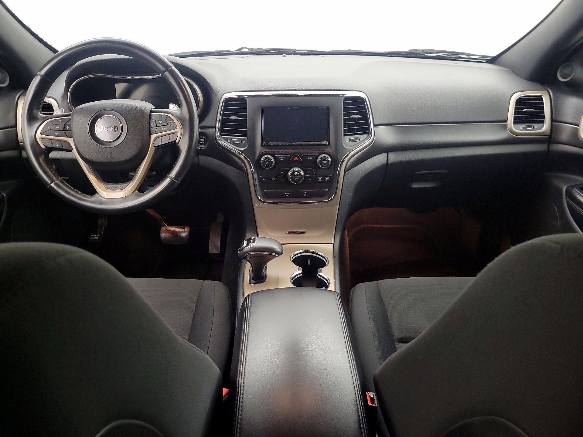 Thumbnail: 2015 Jeep Grand Cherokee - 9