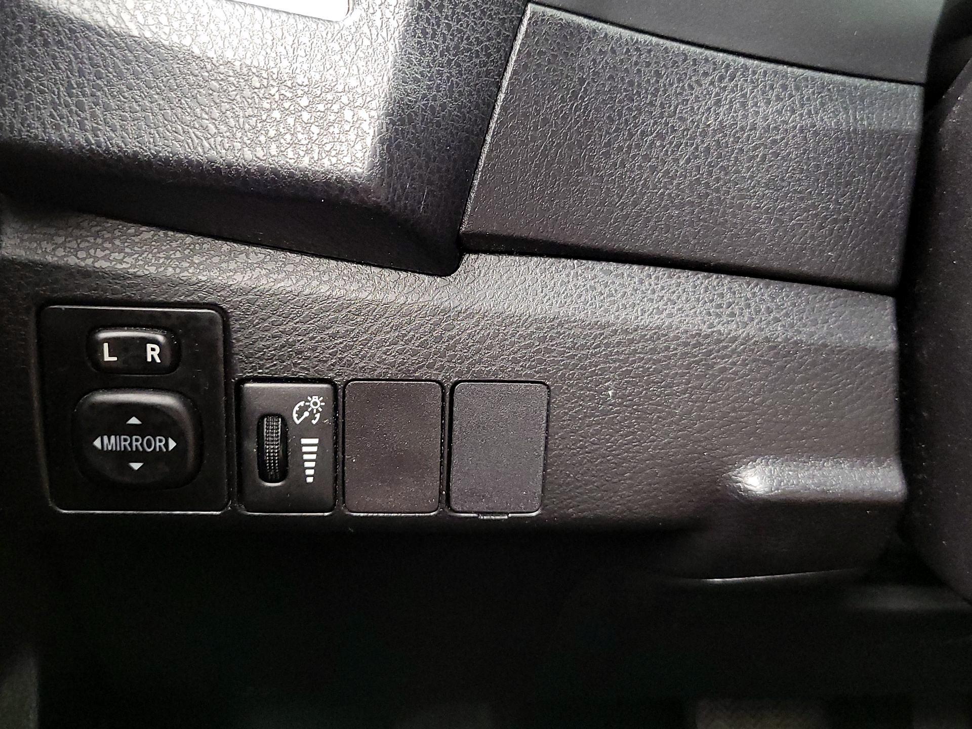 Thumbnail: 2014 Toyota Corolla - 13