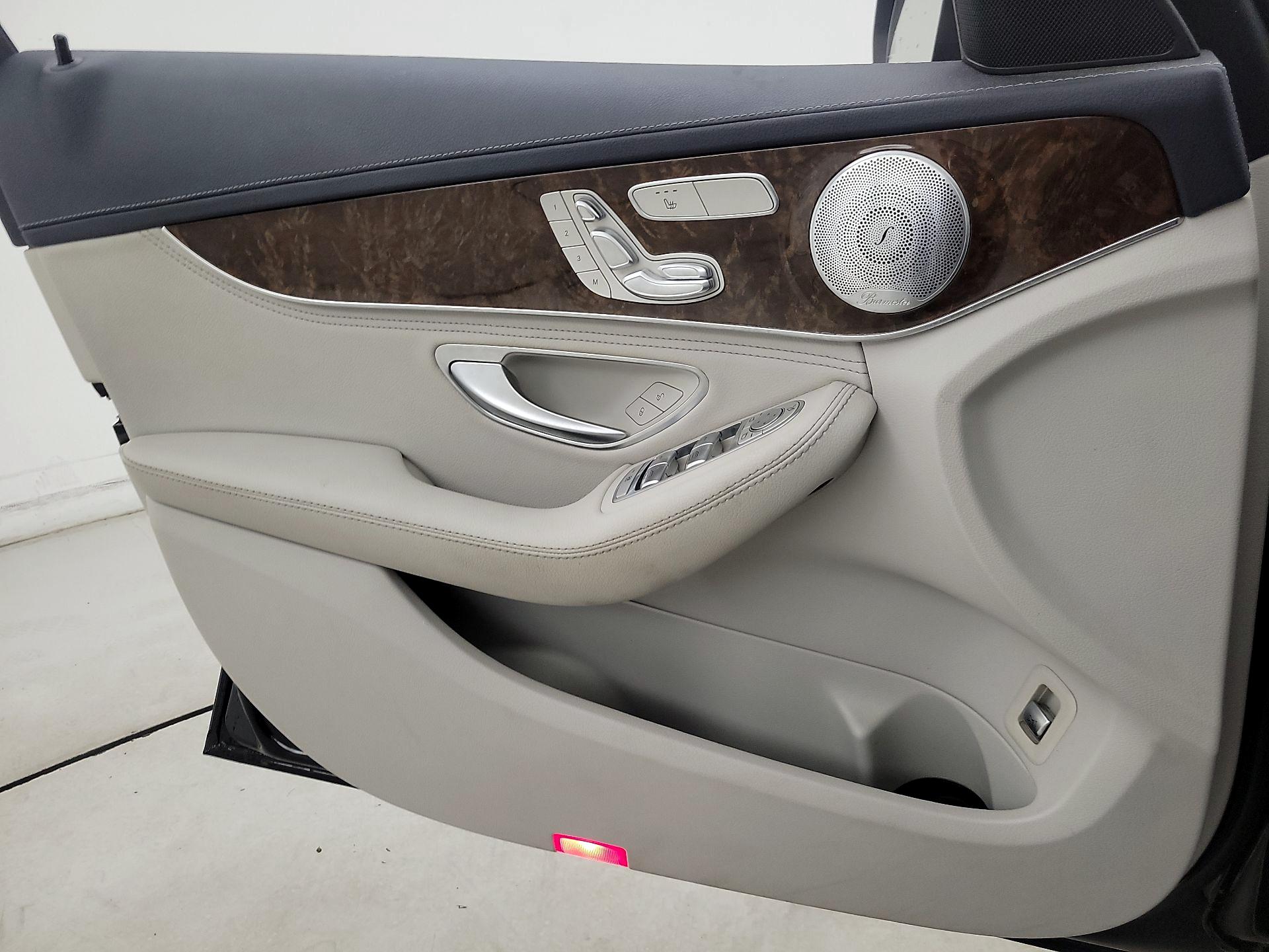 Thumbnail: 2015 Mercedes-Benz C-Class - 12