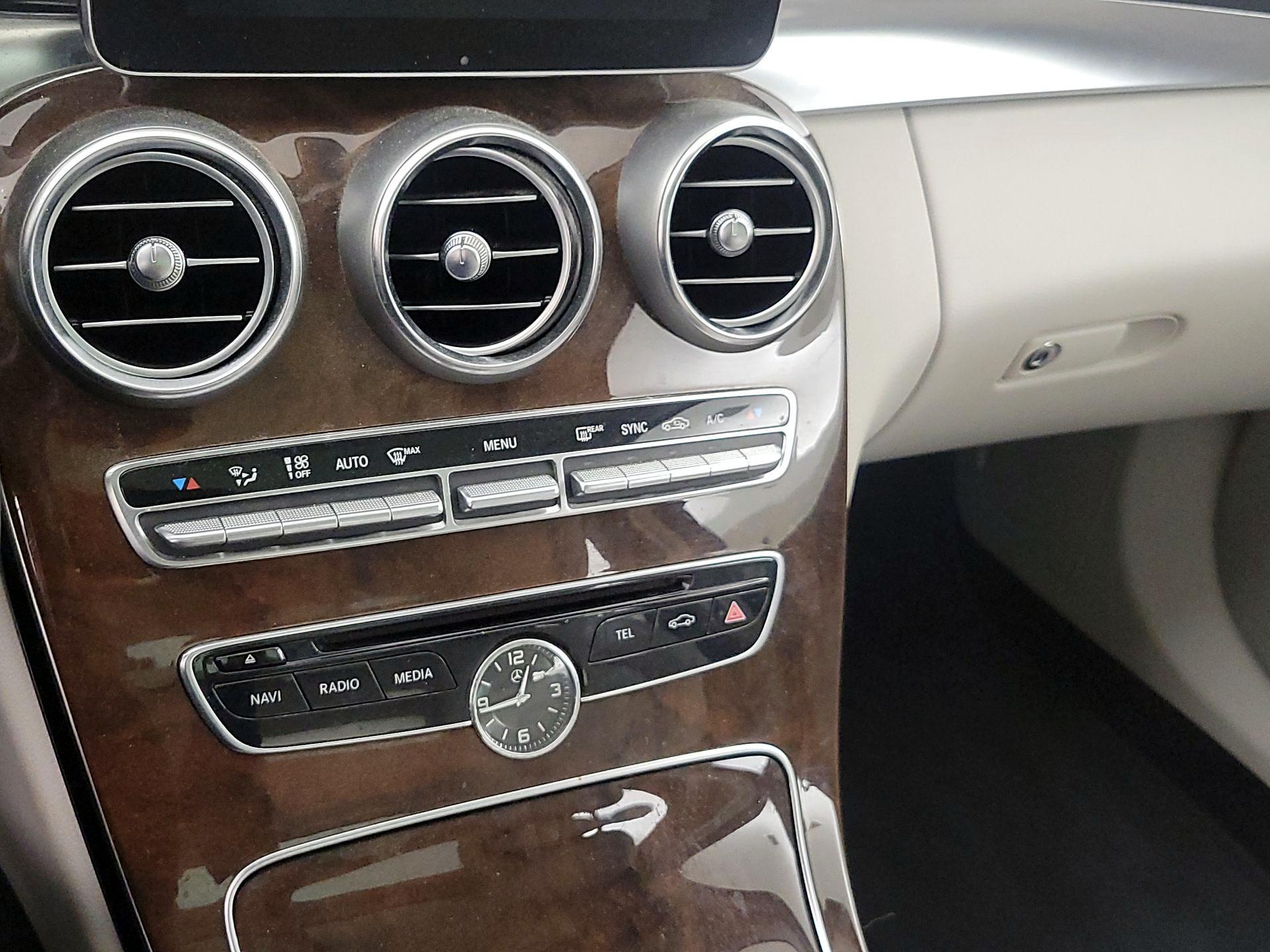 Thumbnail: 2015 Mercedes-Benz C-Class - 17