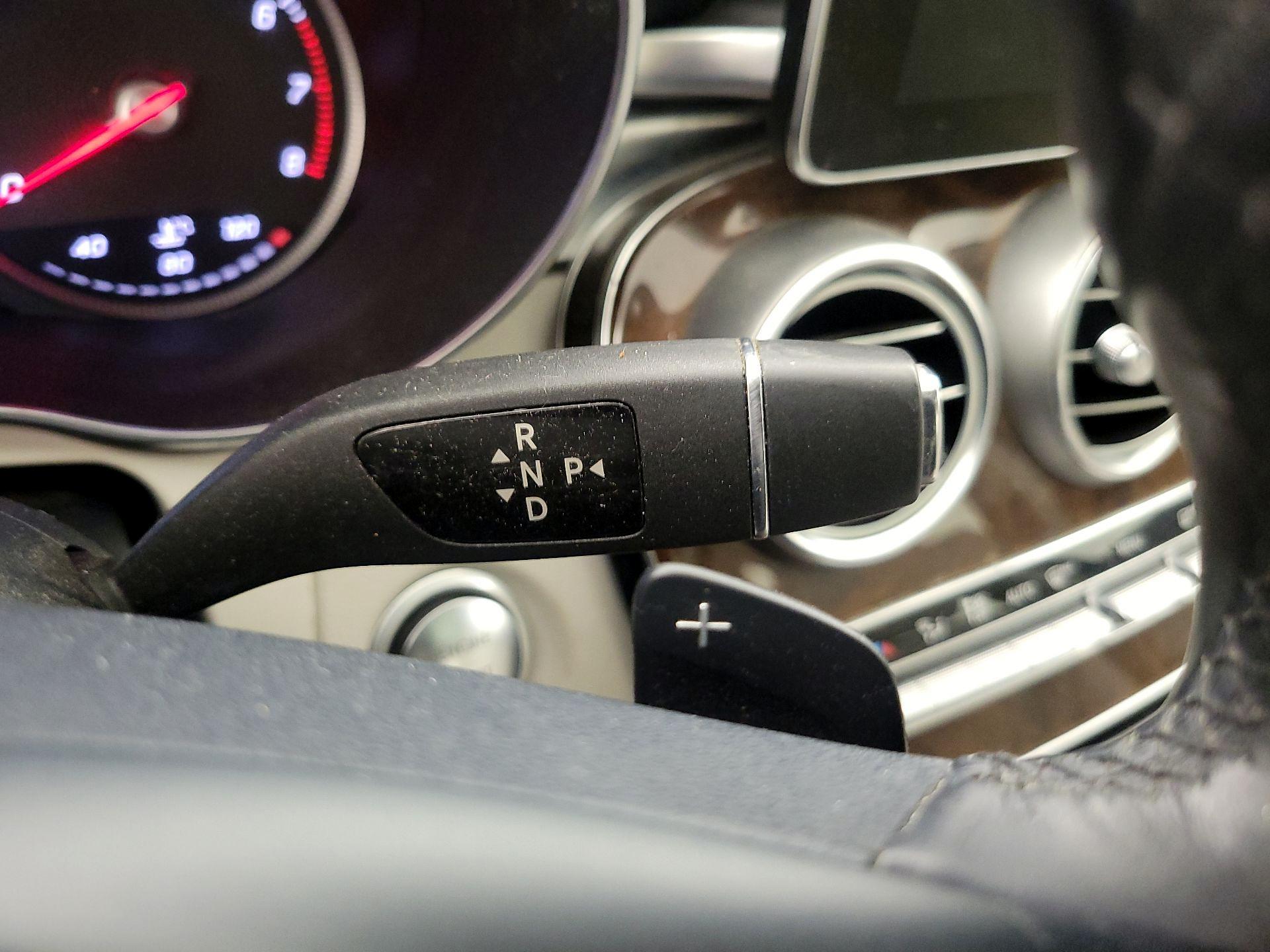 Thumbnail: 2015 Mercedes-Benz C-Class - 18