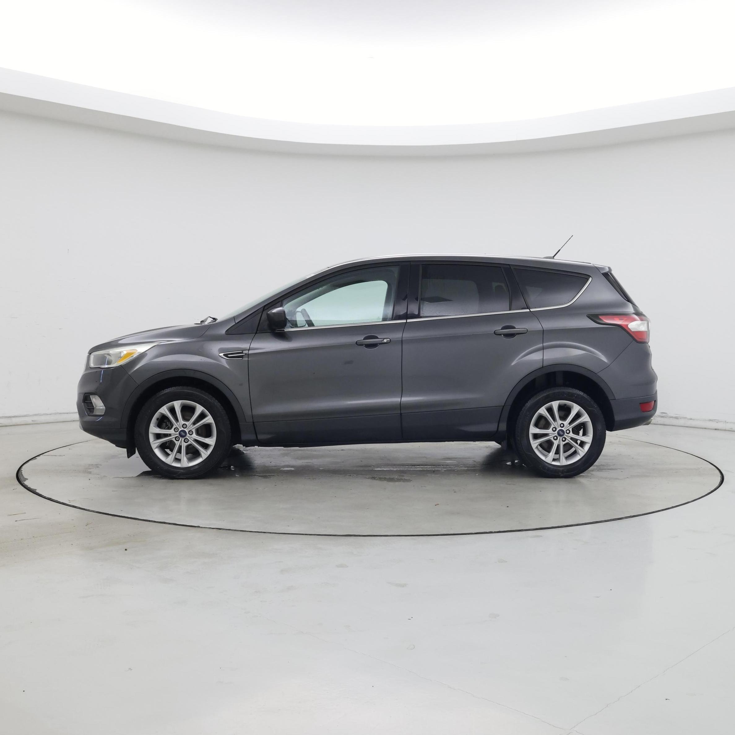 Thumbnail: 2017 Ford Escape - 3