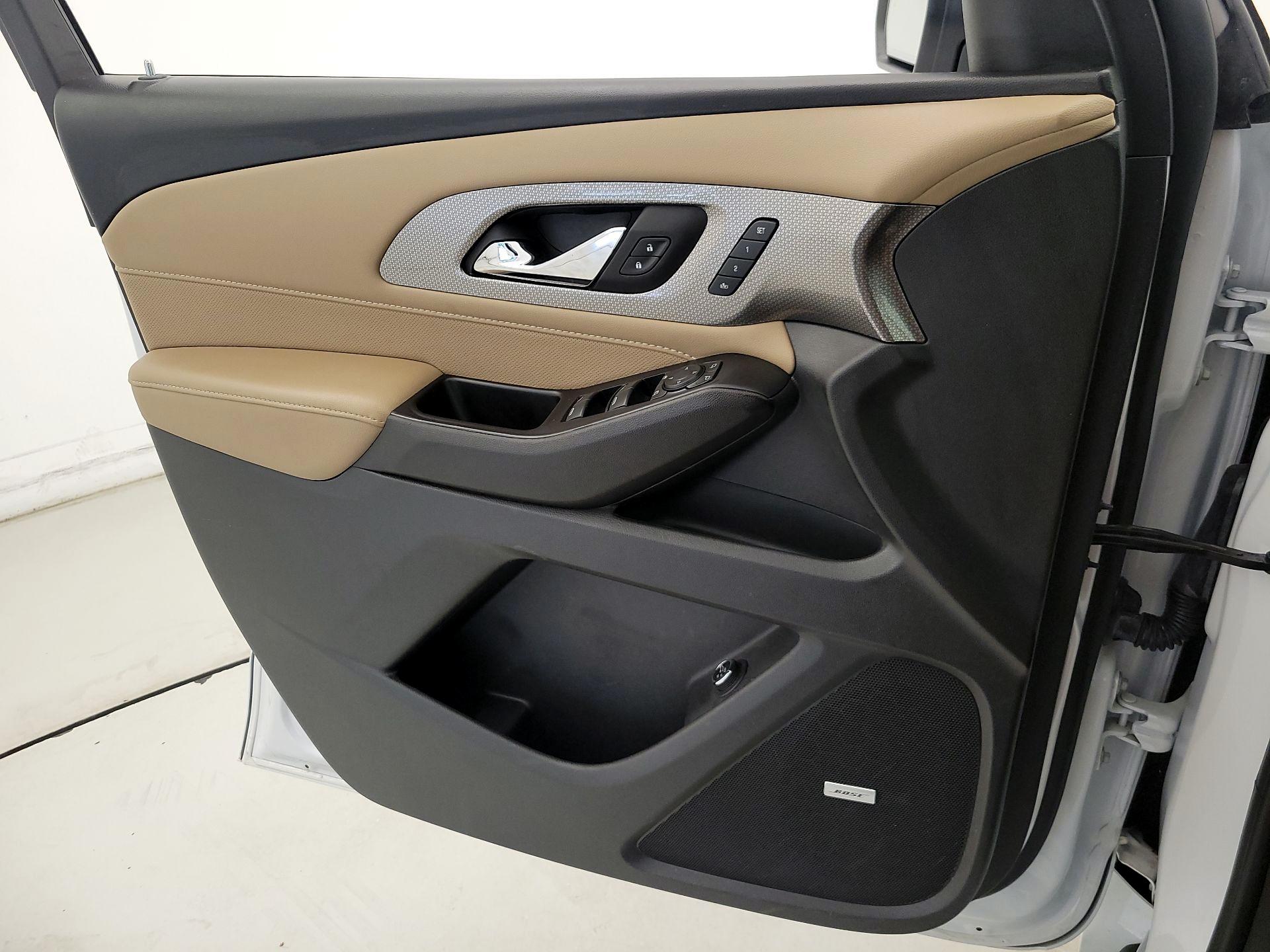 Thumbnail: 2022 Chevrolet Traverse - 12