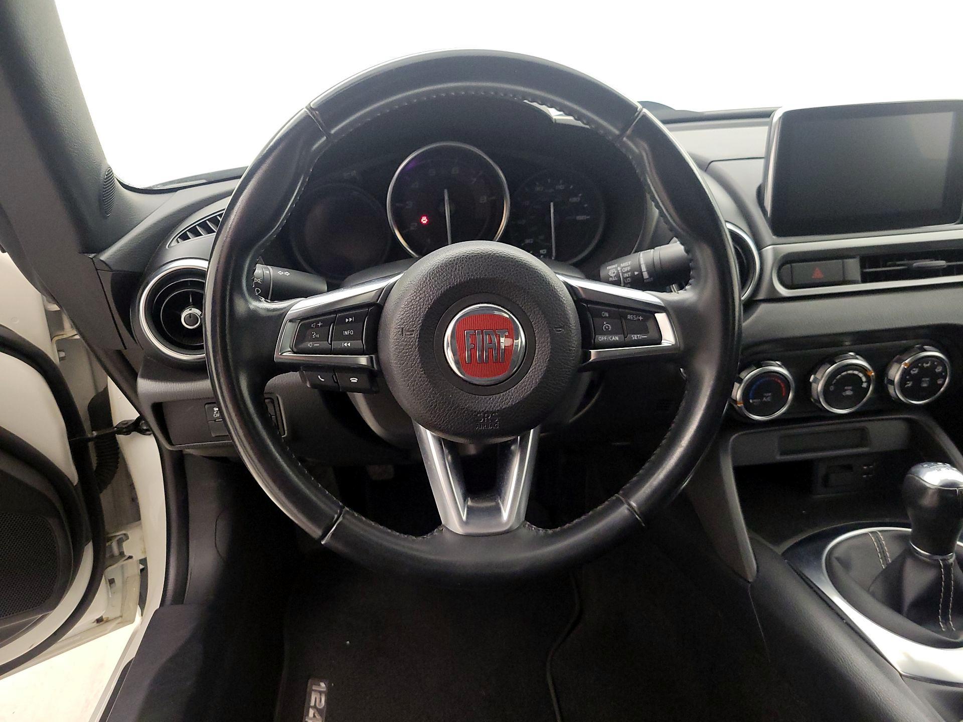Thumbnail: 2019 Fiat 124 Spider - 10