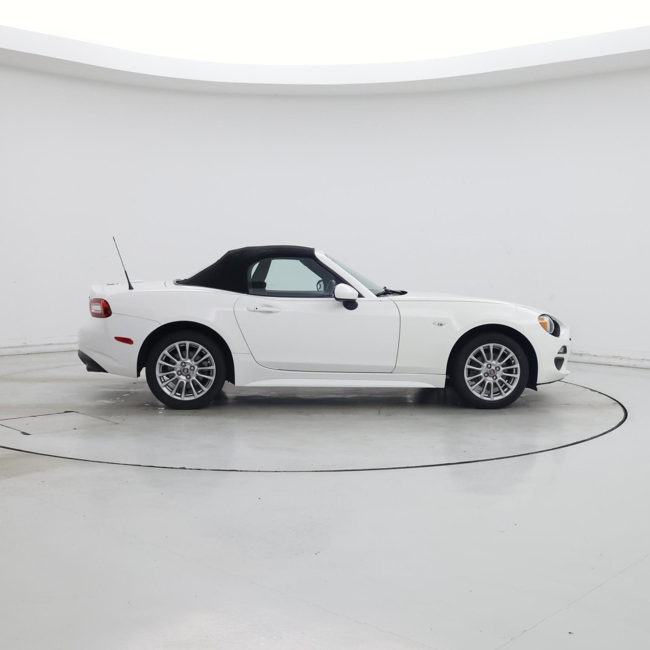 Thumbnail: 2019 Fiat 124 Spider - 7