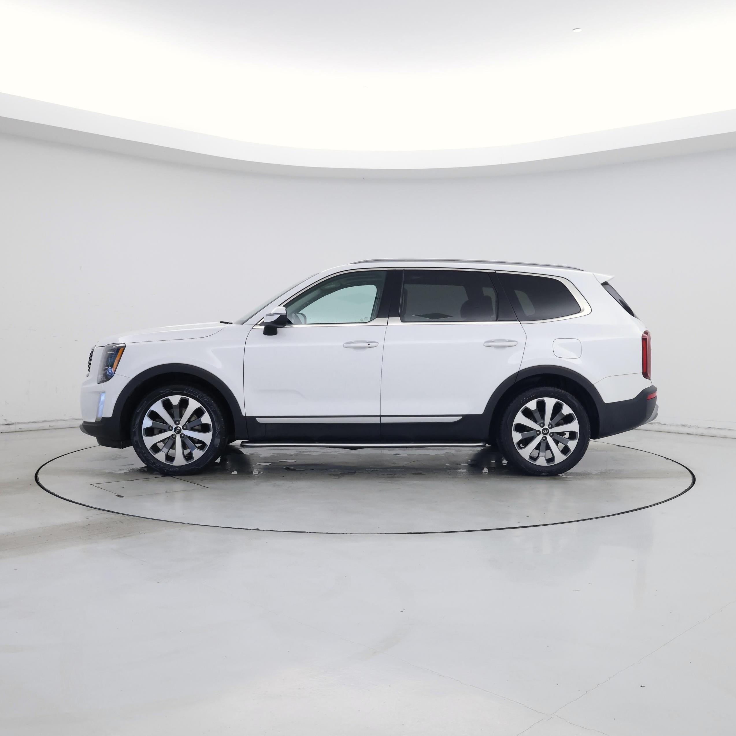 Thumbnail: 2020 Kia Telluride - 3