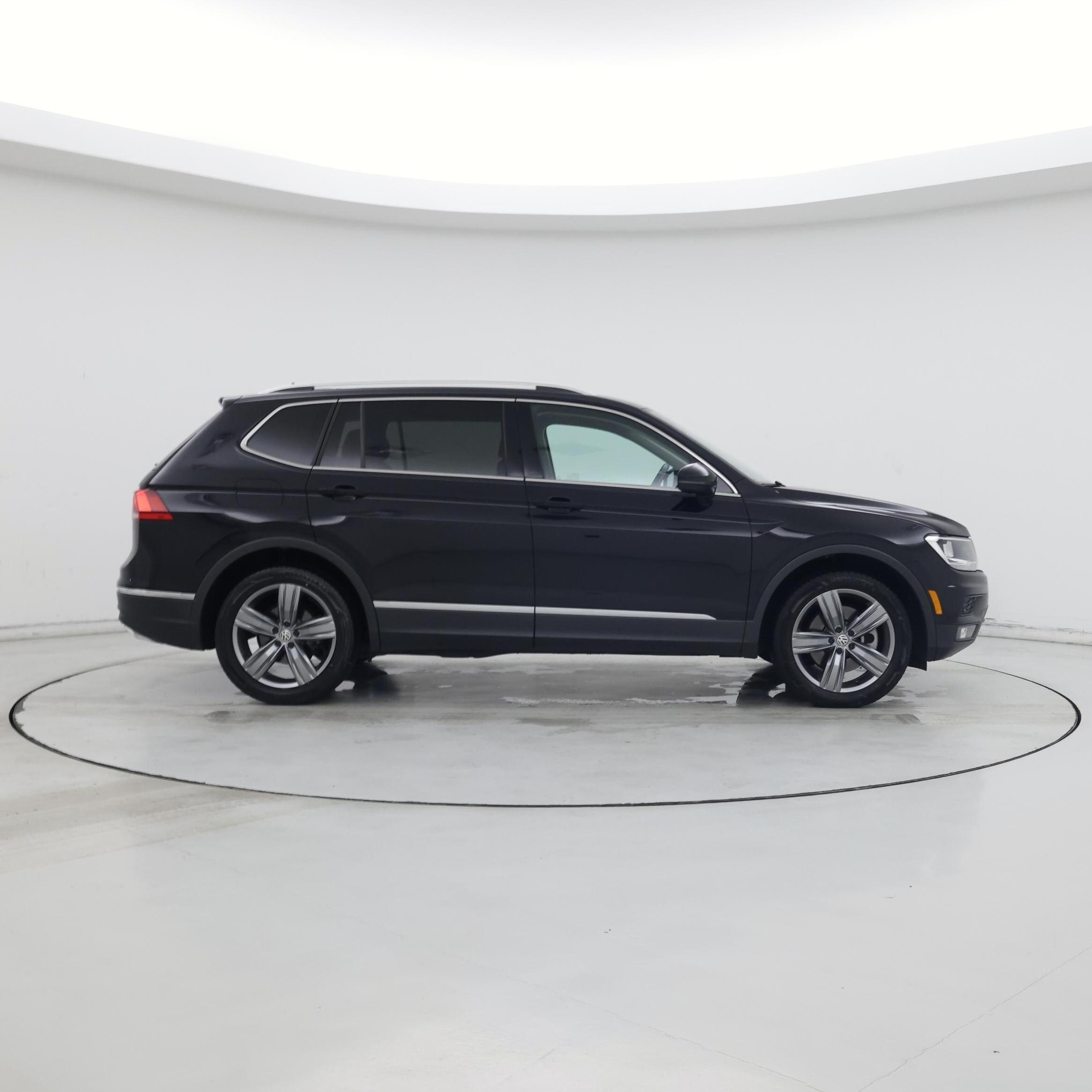 Thumbnail: 2021 Volkswagen Tiguan - 7