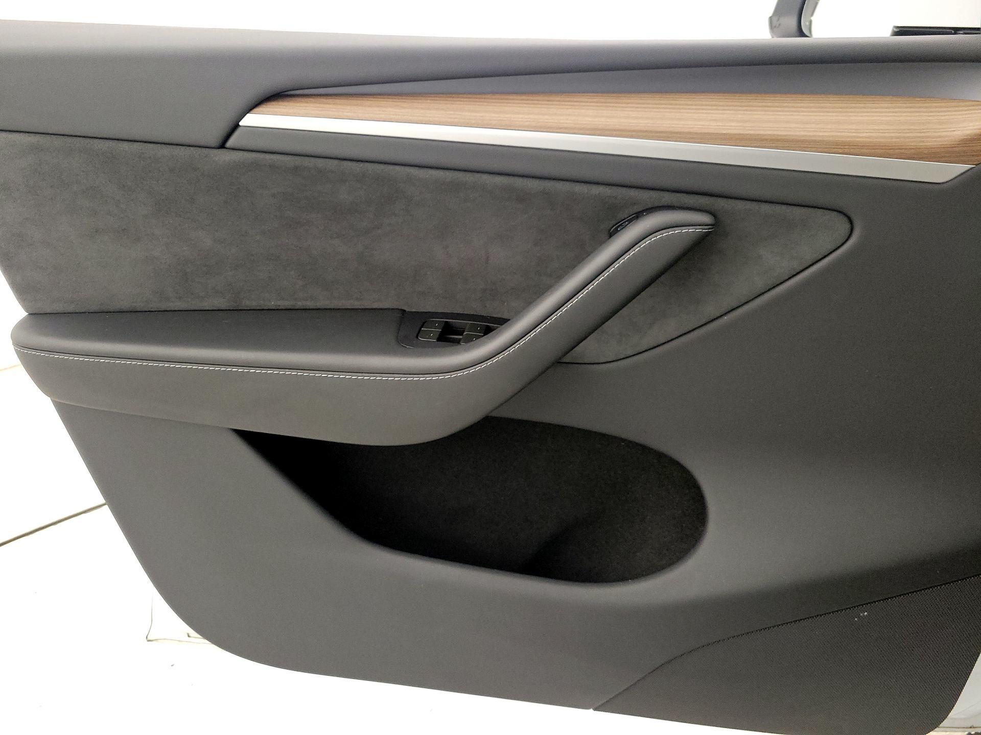 Thumbnail: 2024 Tesla Model Y - 12