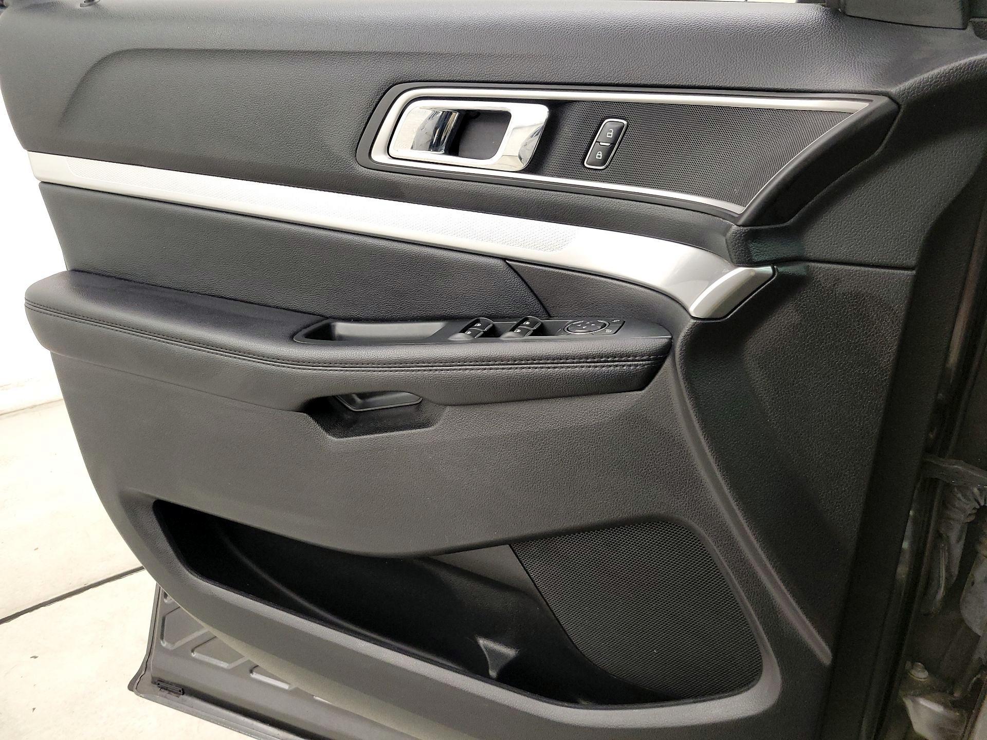 Thumbnail: 2017 Ford Explorer - 12