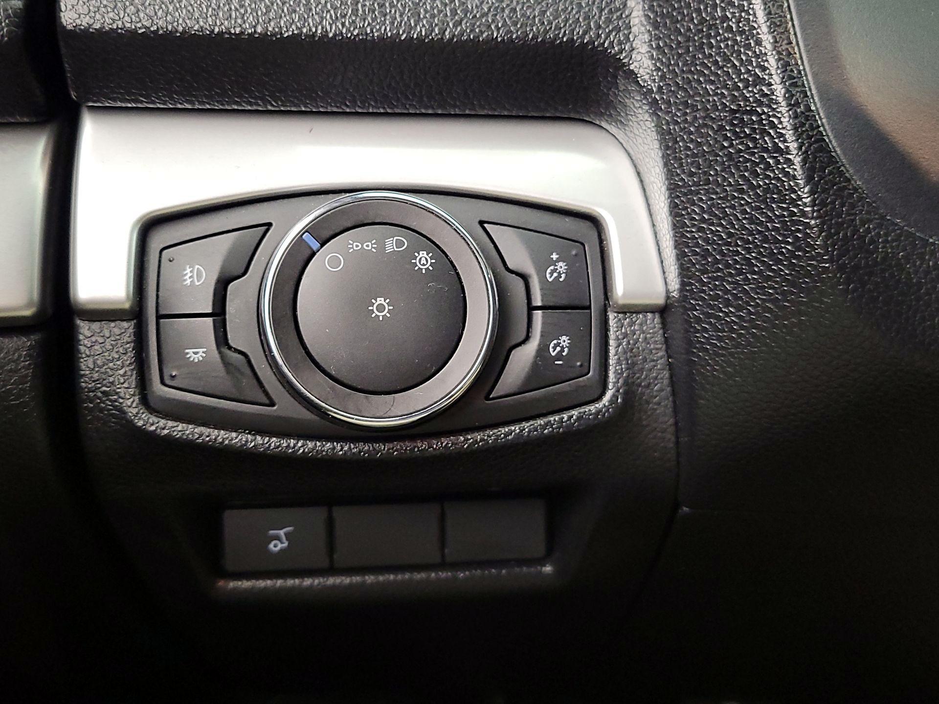 Thumbnail: 2017 Ford Explorer - 13