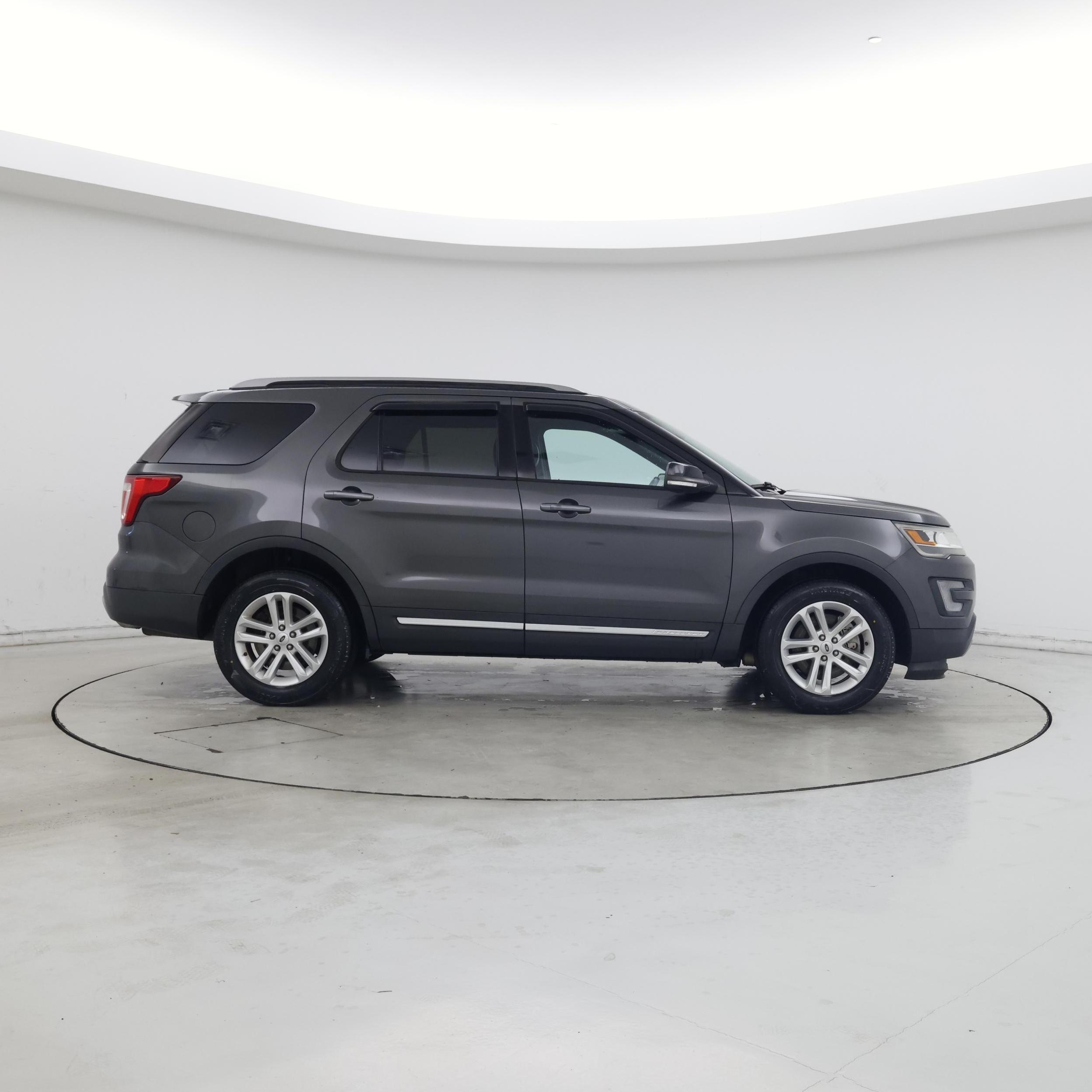 Thumbnail: 2017 Ford Explorer - 7