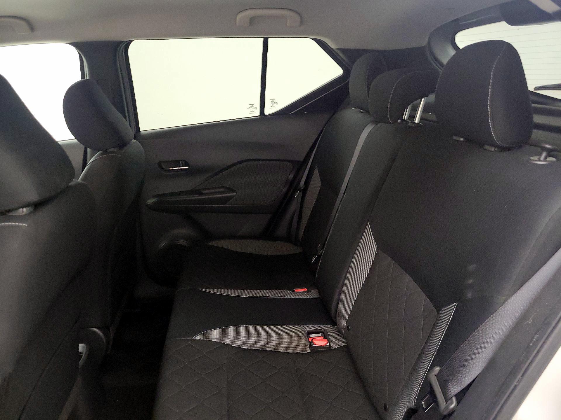 Thumbnail: 2019 Nissan Kicks - 19