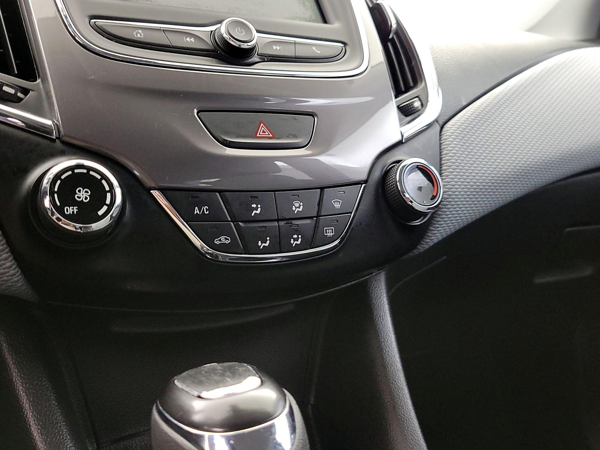 Thumbnail: 2019 Chevrolet Cruze - 16