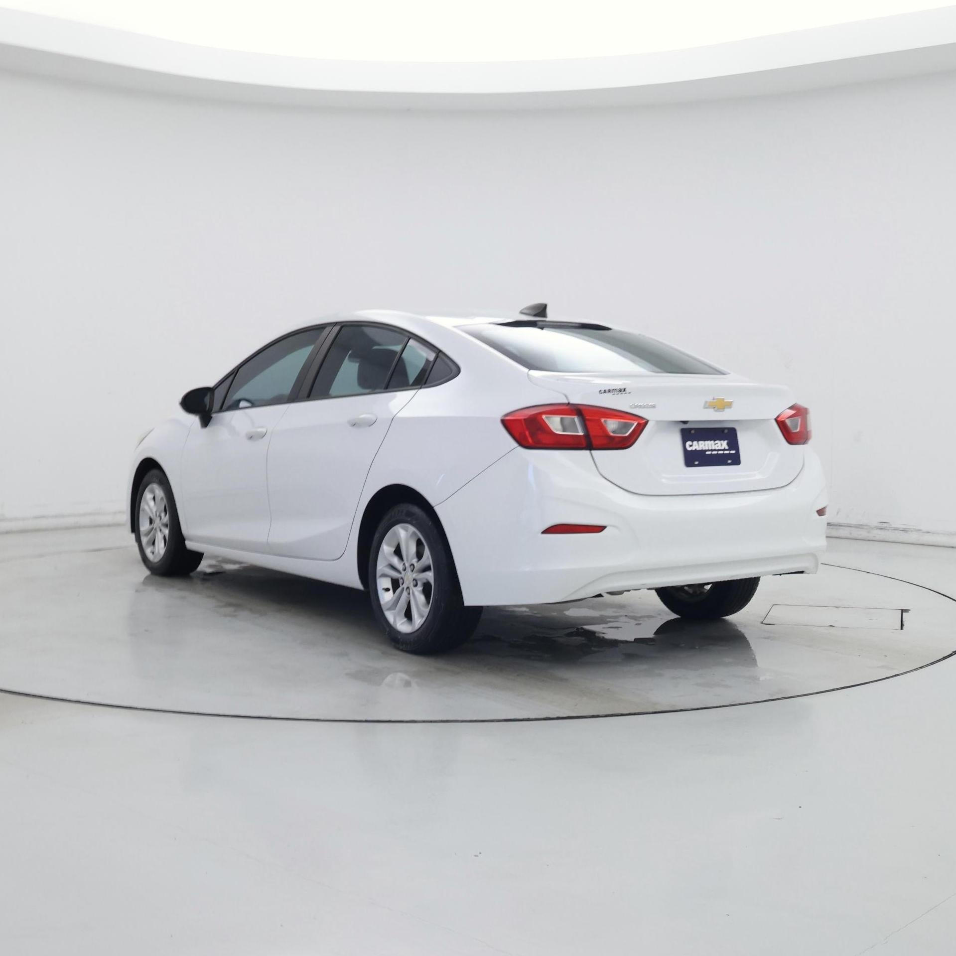 Thumbnail: 2019 Chevrolet Cruze - 2