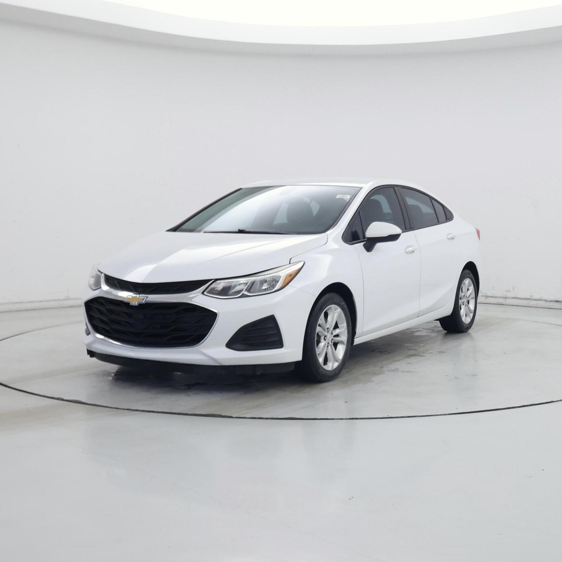 Thumbnail: 2019 Chevrolet Cruze - 4