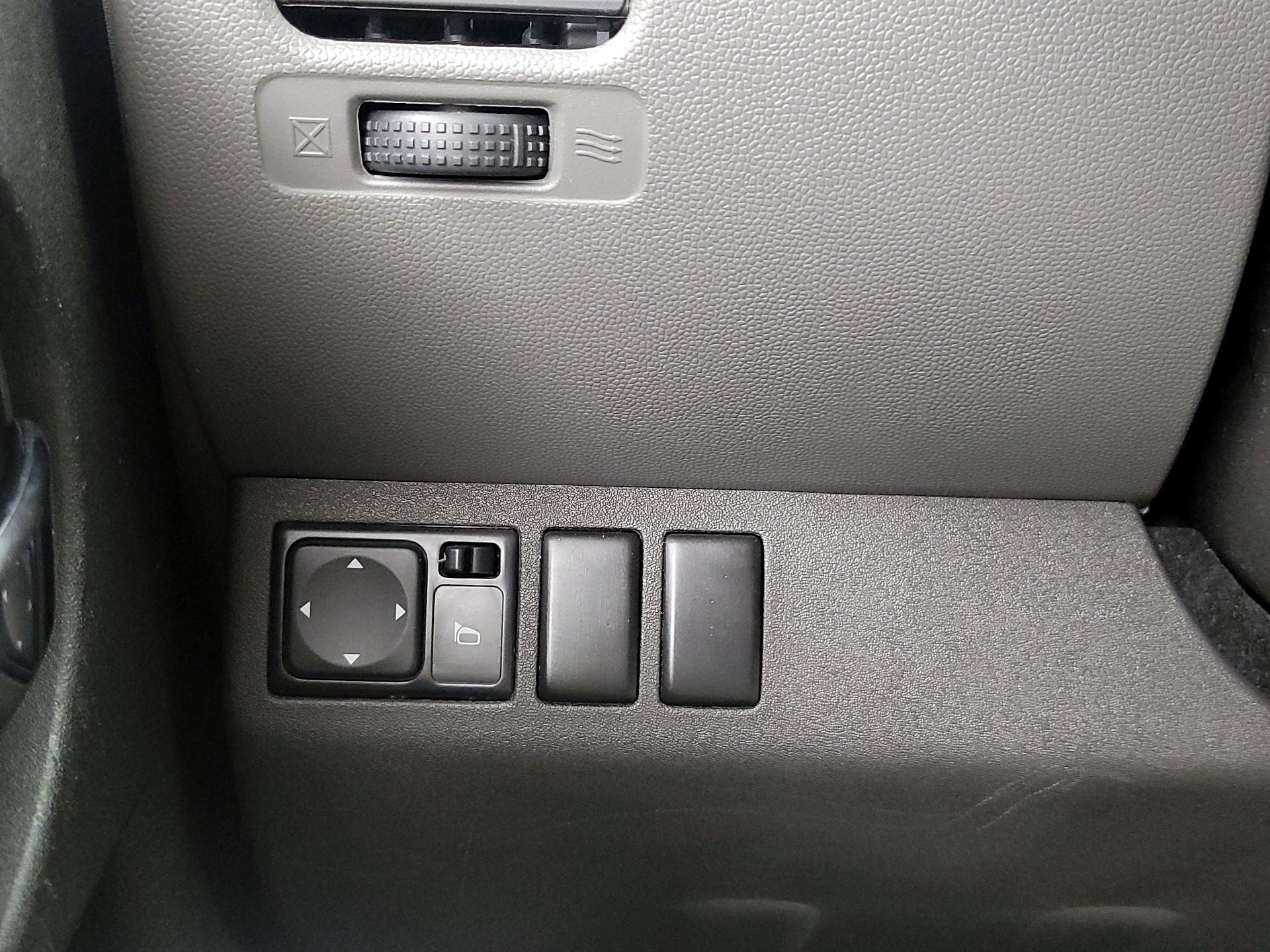 Thumbnail: 2015 Nissan Xterra - 13