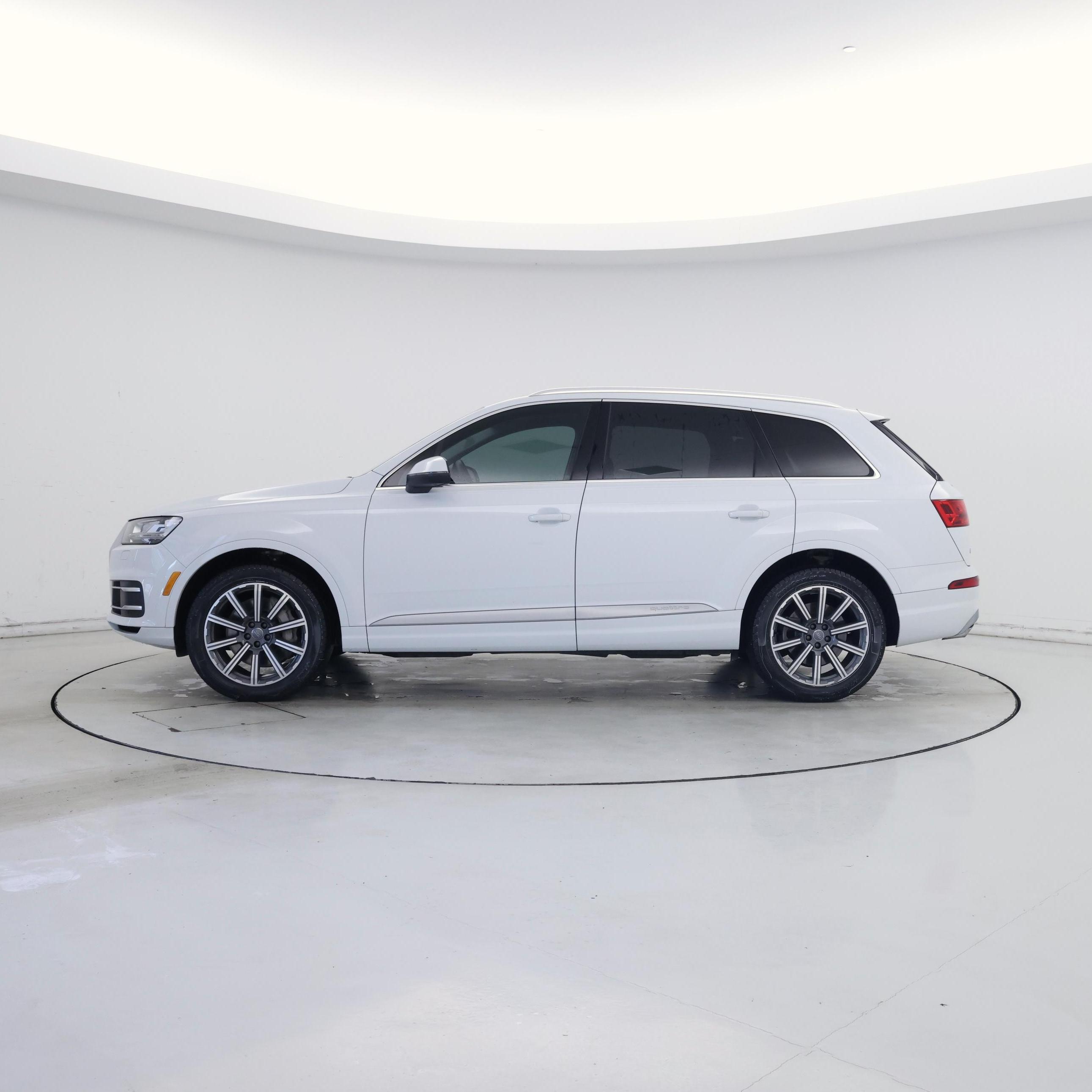 Thumbnail: 2019 Audi Q7 - 3