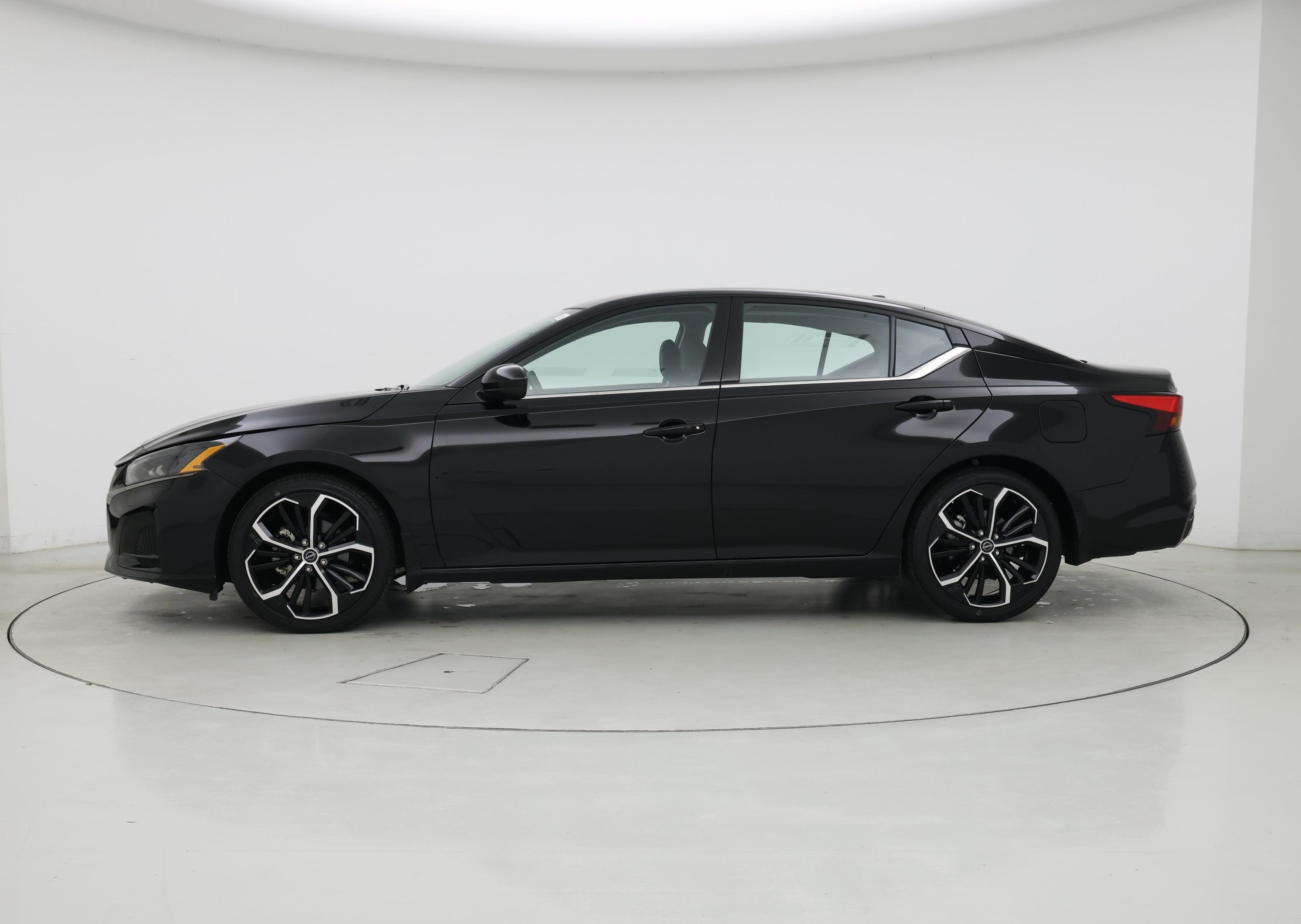 Thumbnail: 2024 Nissan Altima - 3