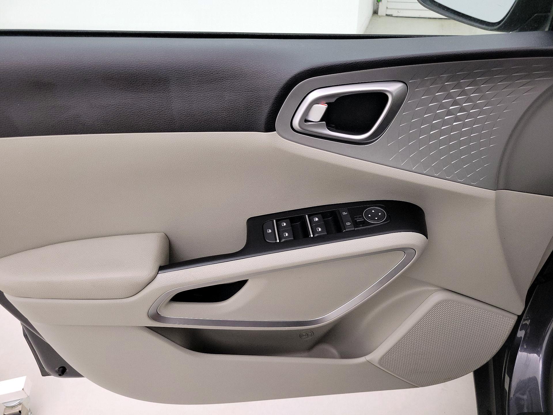 Thumbnail: 2022 Kia Soul - 12