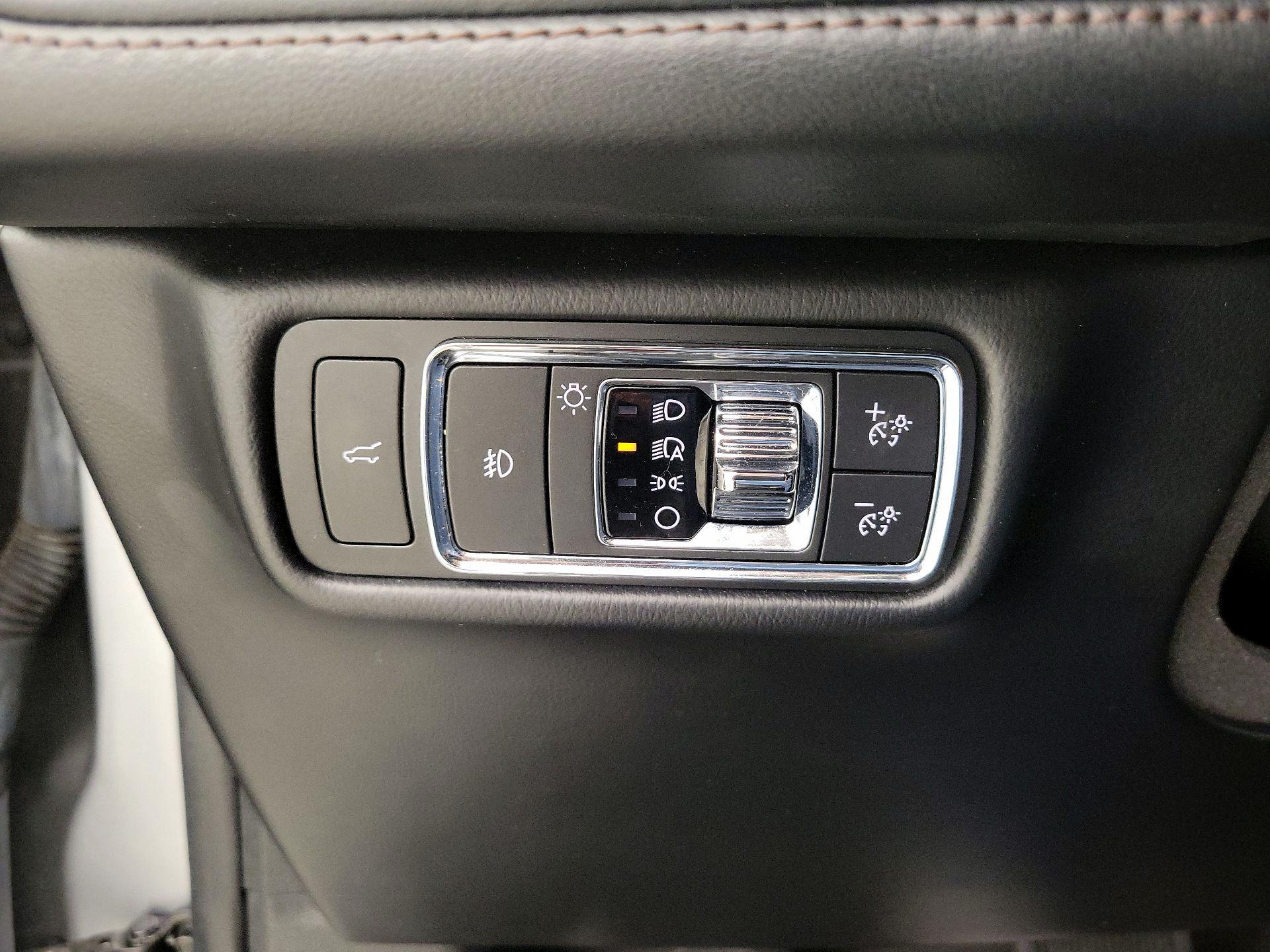 Thumbnail: 2022 Lincoln Aviator - 13