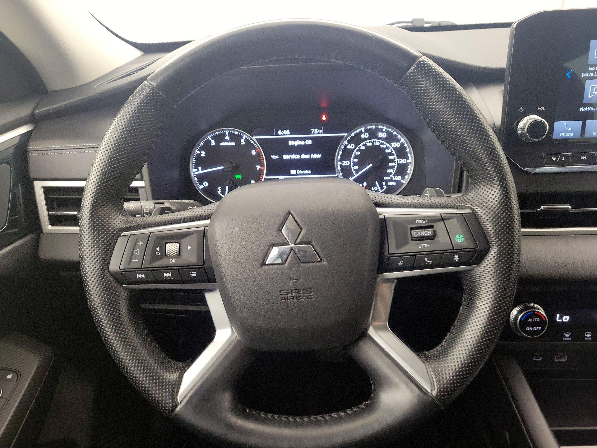 Thumbnail: 2022 Mitsubishi Outlander - 10