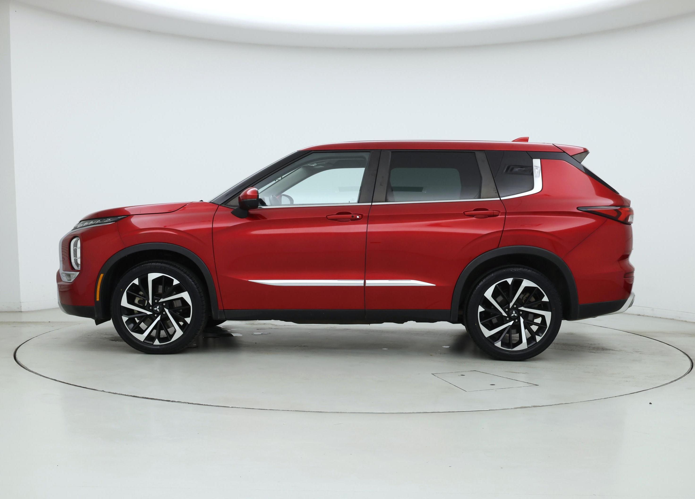 Thumbnail: 2022 Mitsubishi Outlander - 3