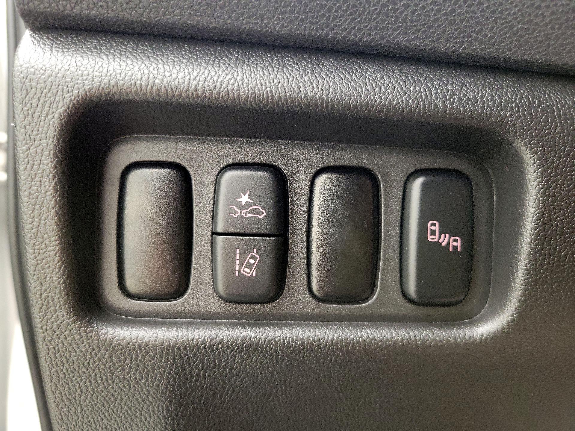 Thumbnail: 2021 Mitsubishi Outlander Sport - 13