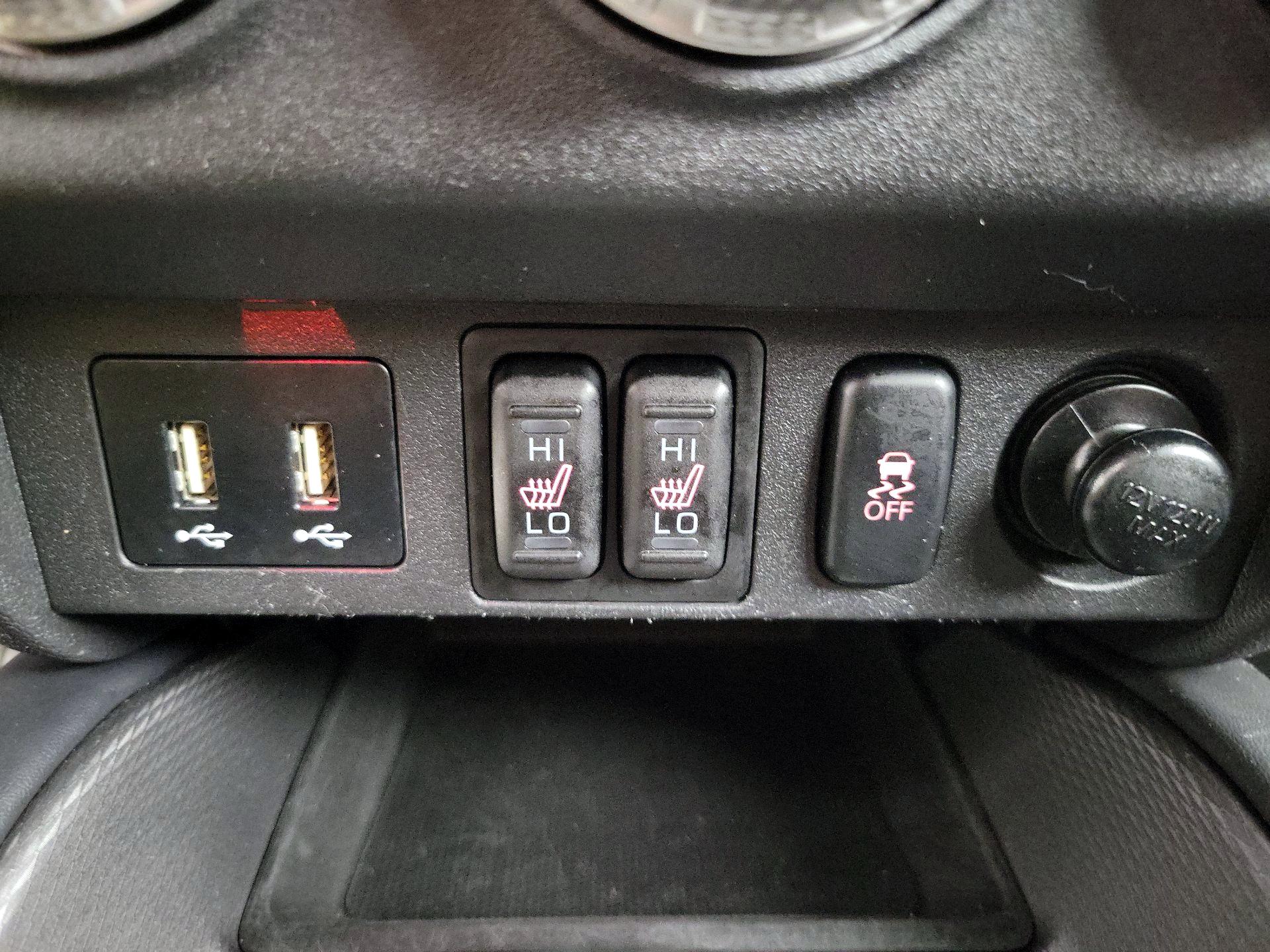 Thumbnail: 2021 Mitsubishi Outlander Sport - 18