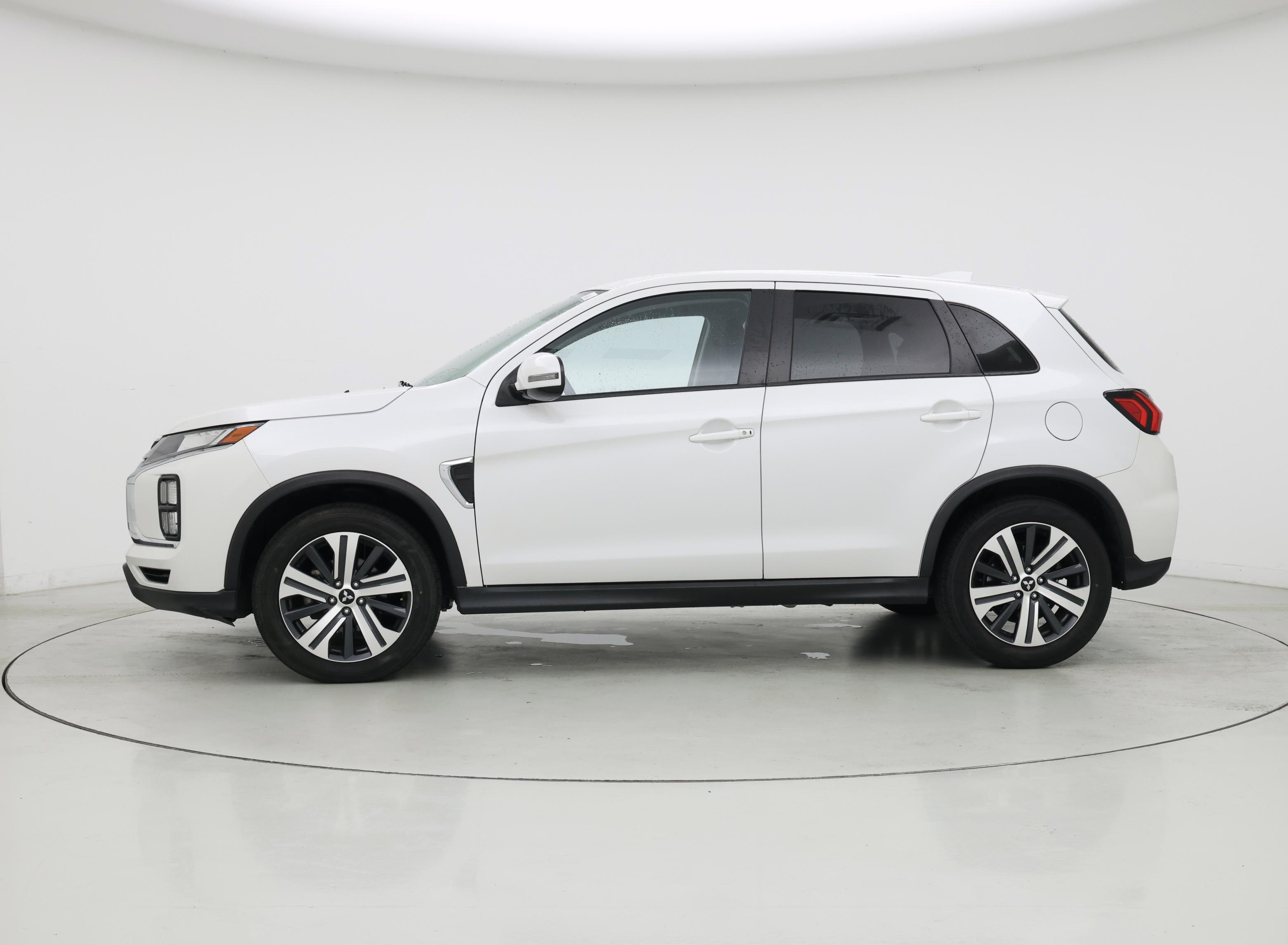 Thumbnail: 2021 Mitsubishi Outlander Sport - 3