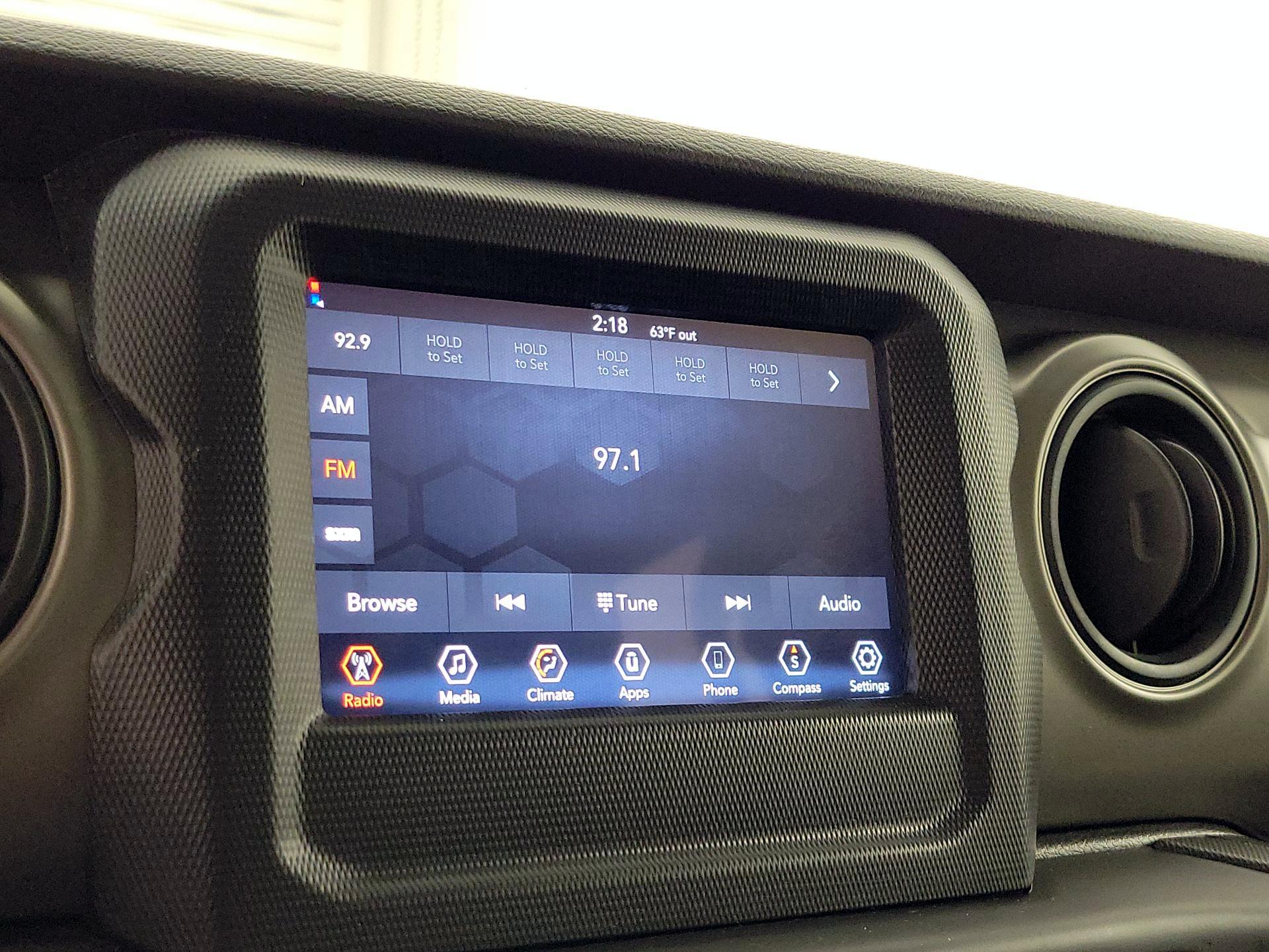 Thumbnail: 2022 Jeep Wrangler - 15