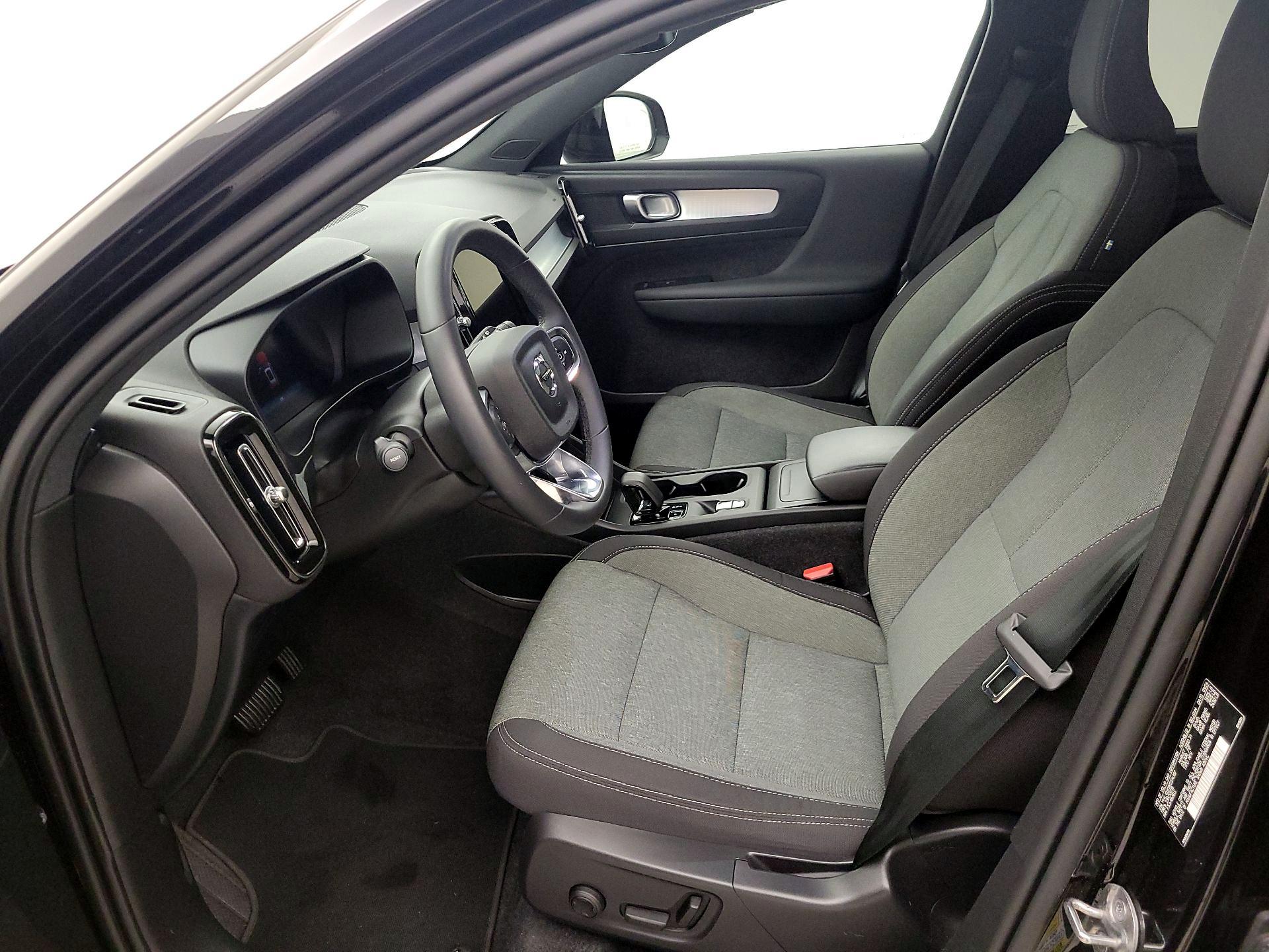 Thumbnail: 2024 Volvo XC40 - 11