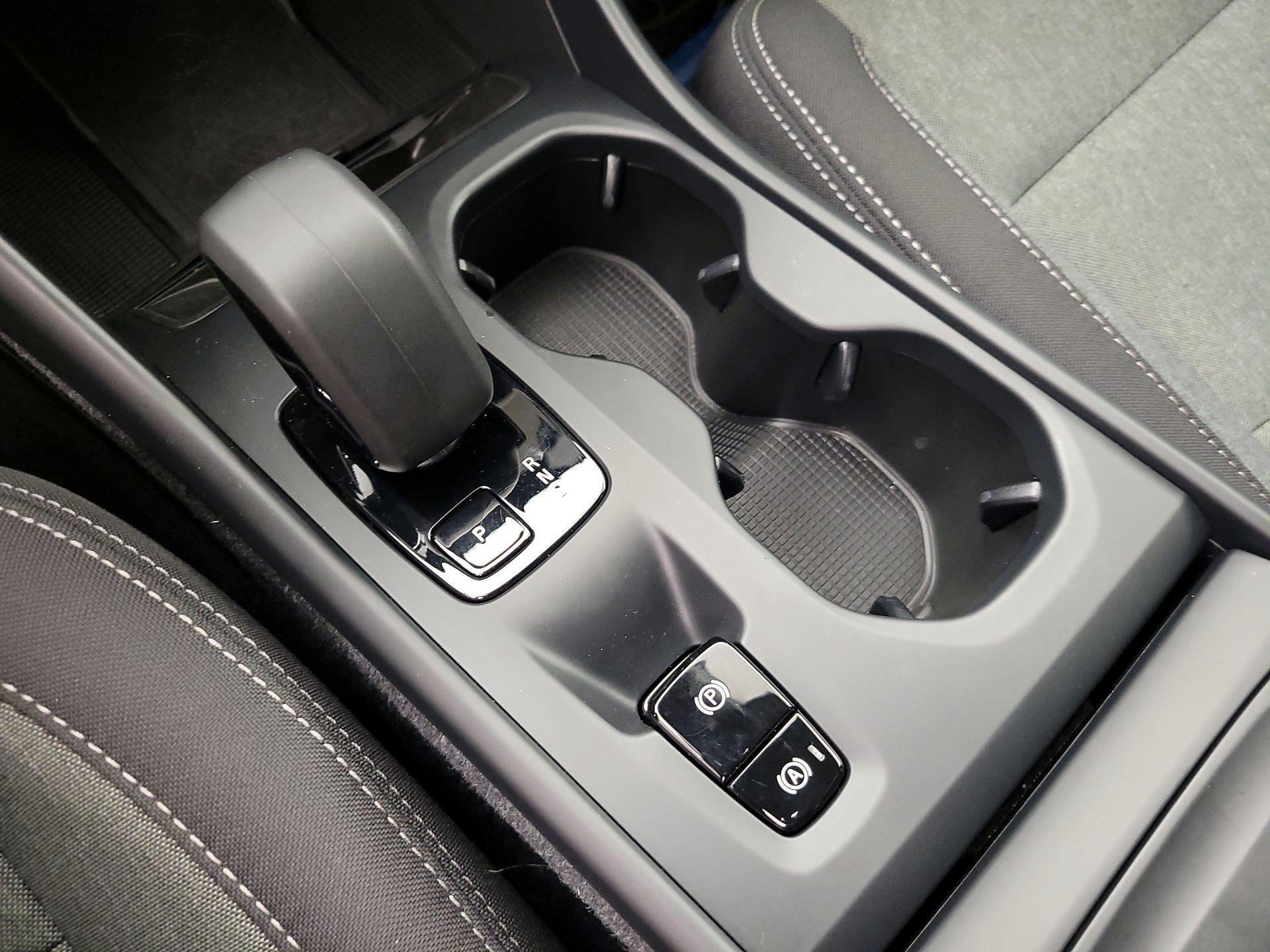 Thumbnail: 2024 Volvo XC40 - 18