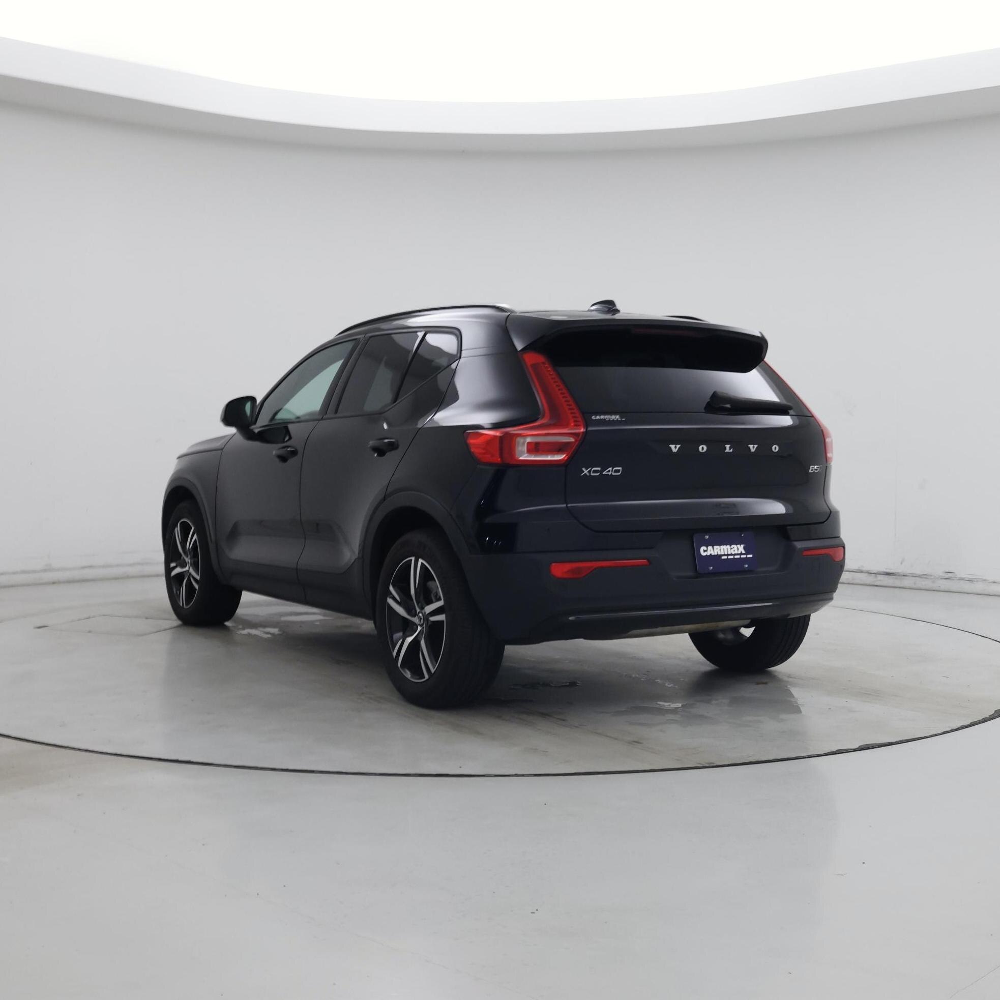 Thumbnail: 2024 Volvo XC40 - 2
