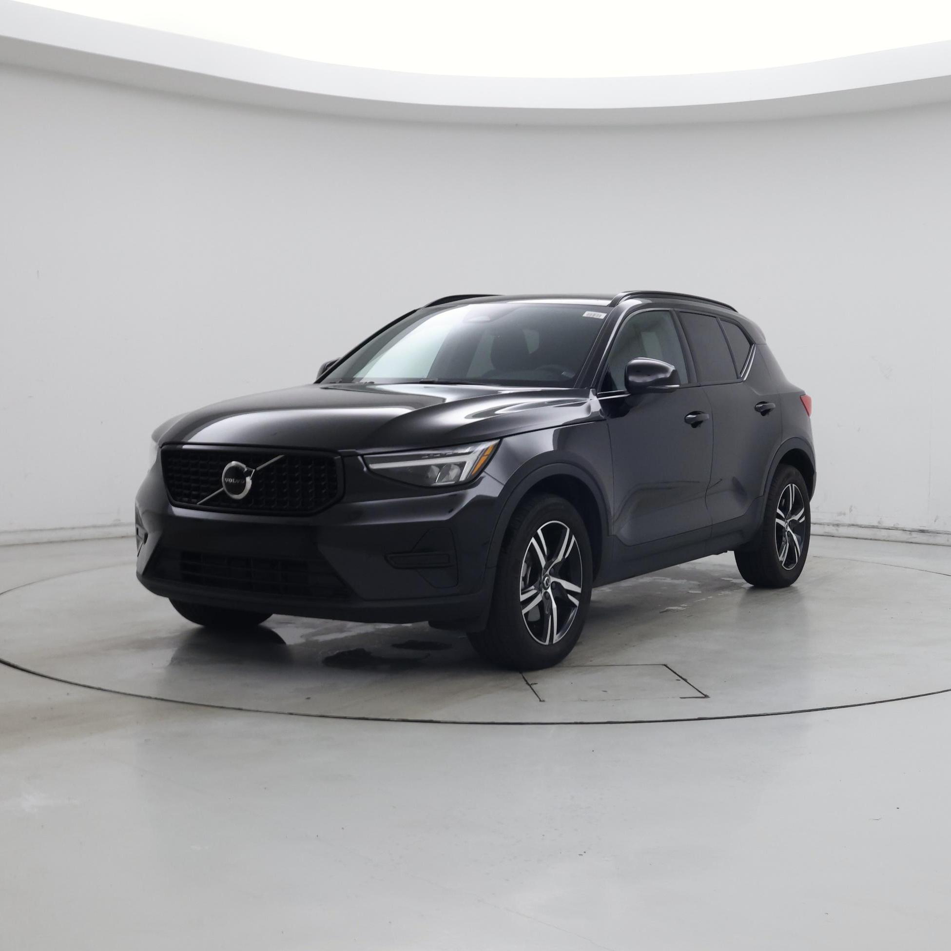 Thumbnail: 2024 Volvo XC40 - 4