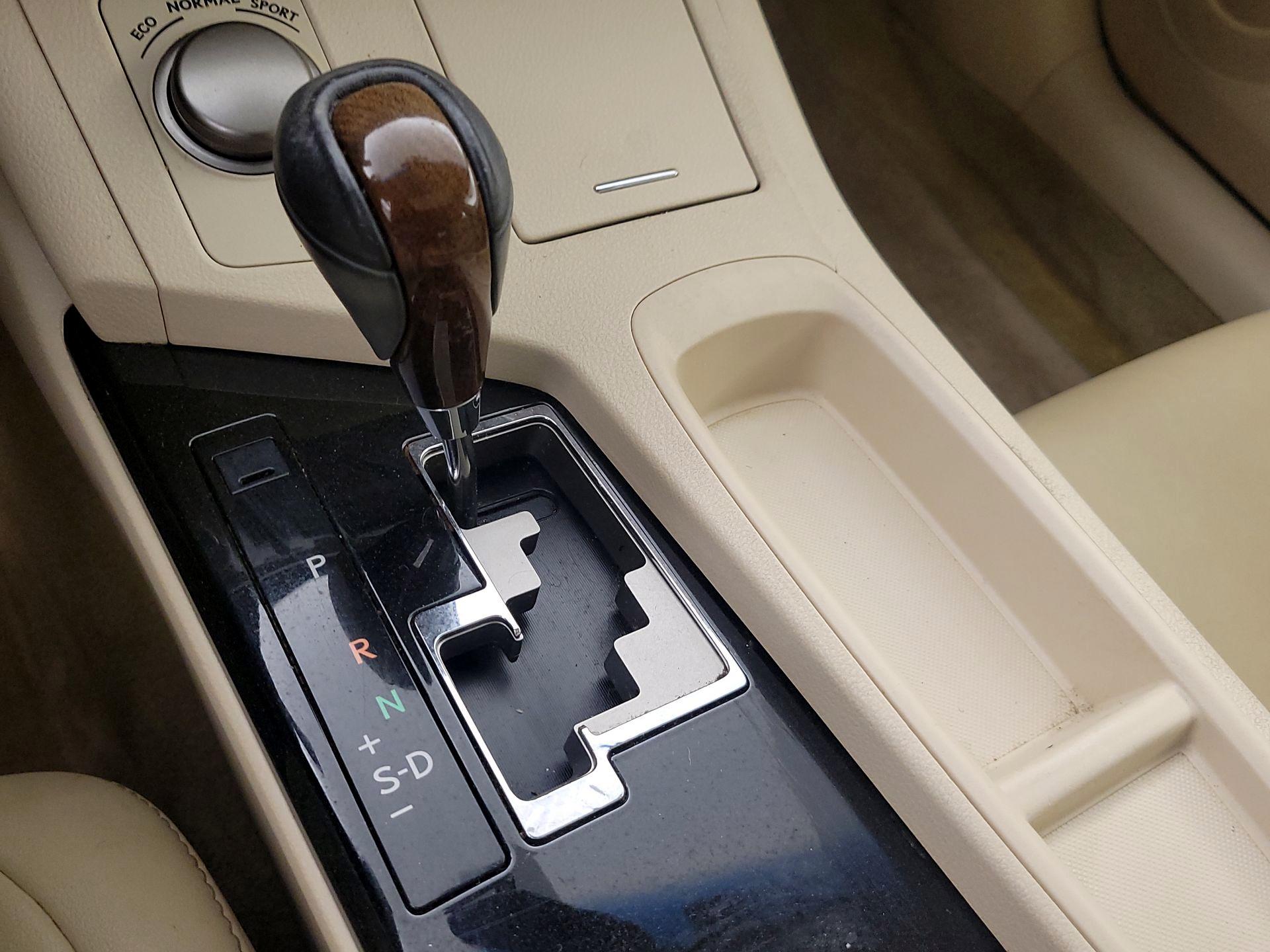 Thumbnail: 2014 Lexus ES - 16