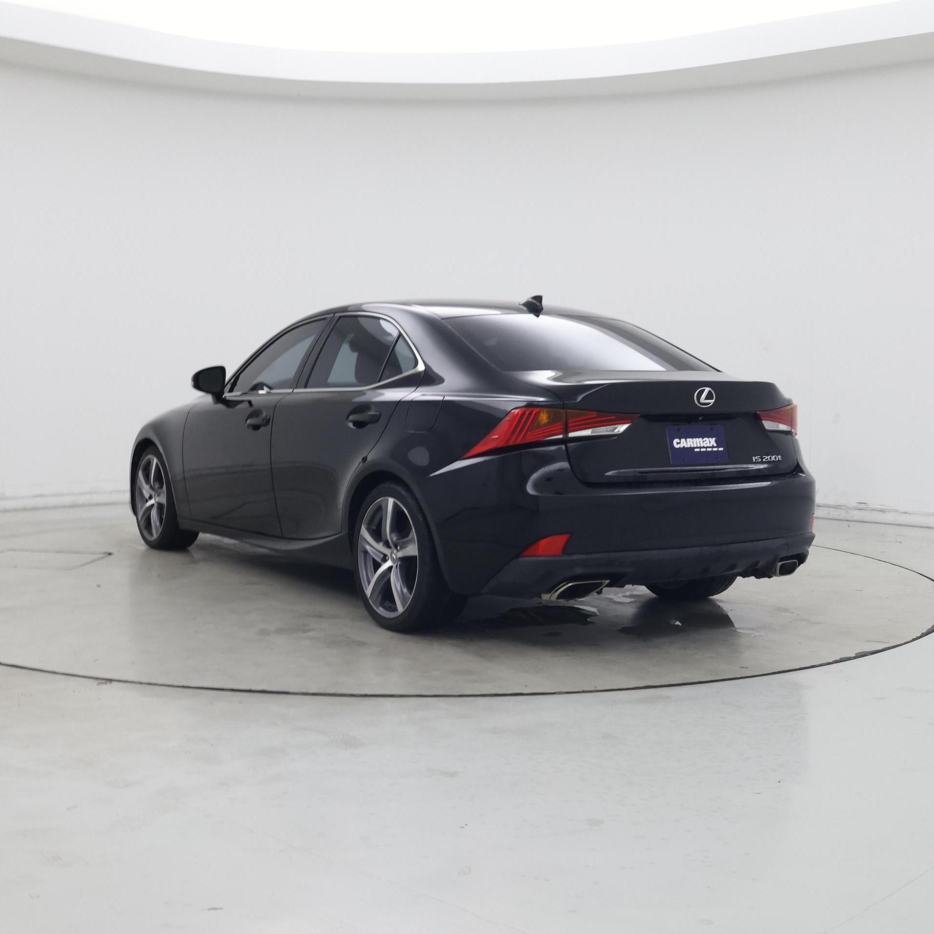 Thumbnail: 2017 Lexus IS - 2