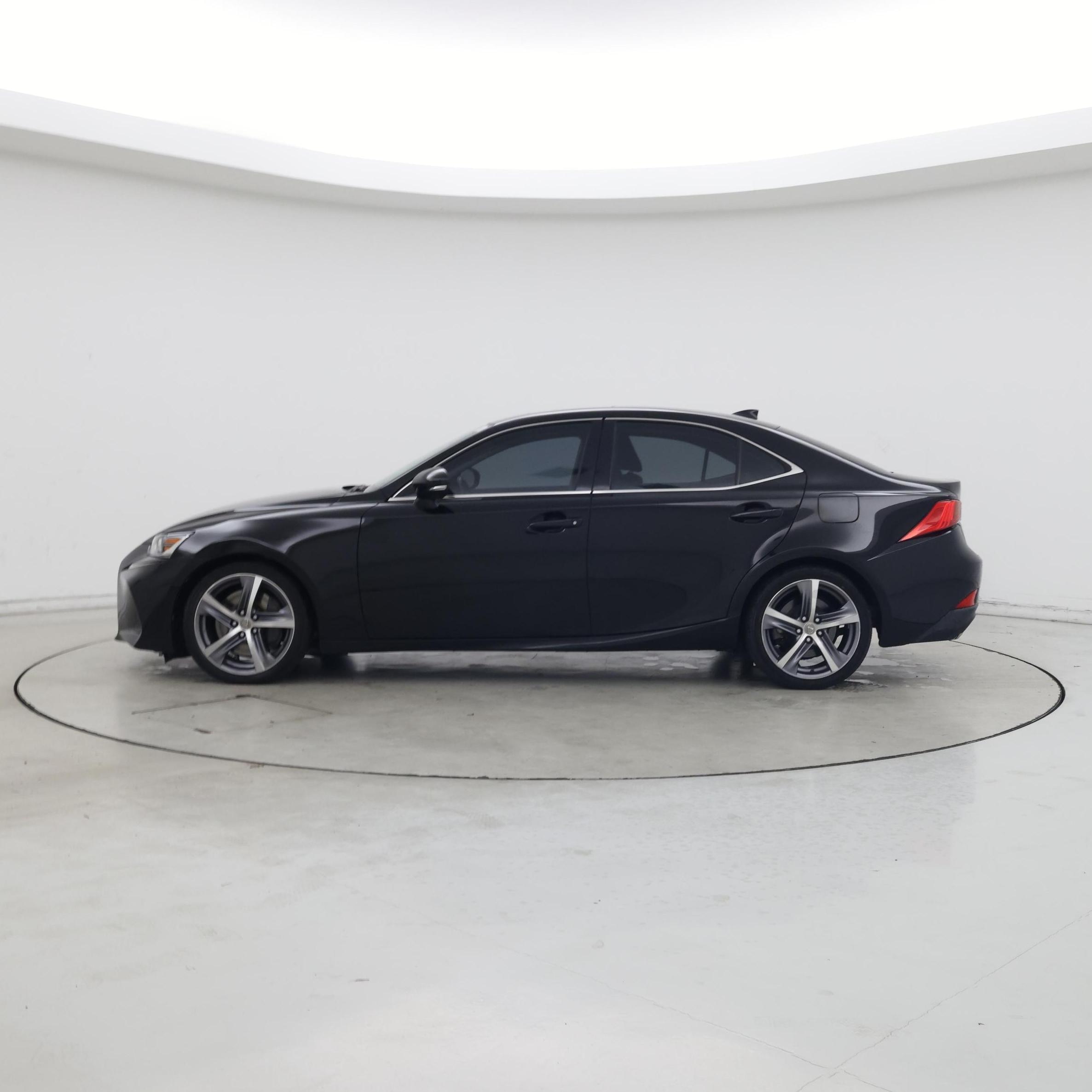 Thumbnail: 2017 Lexus IS - 3