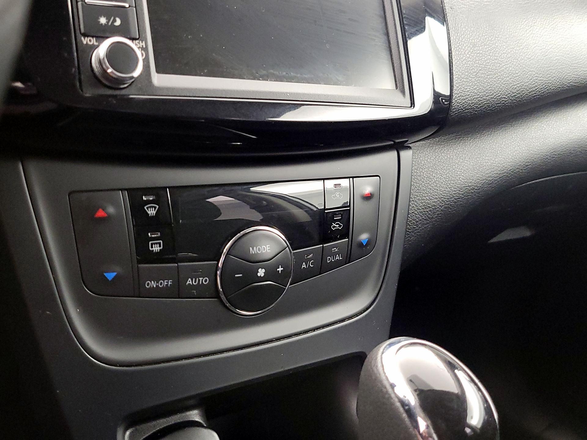 Thumbnail: 2019 Nissan Sentra - 16